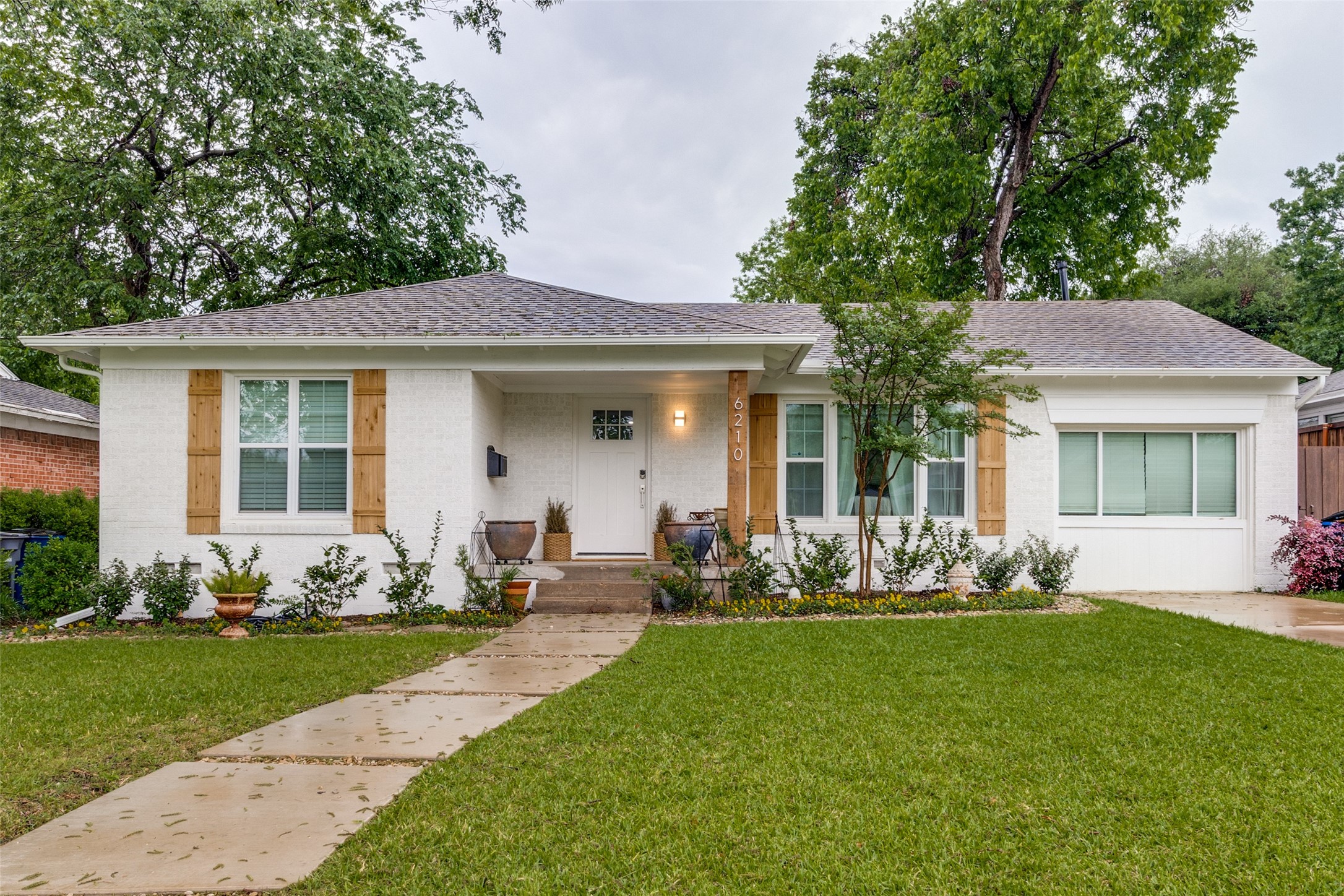 6210 Sudbury Drive Dallas TX 75214