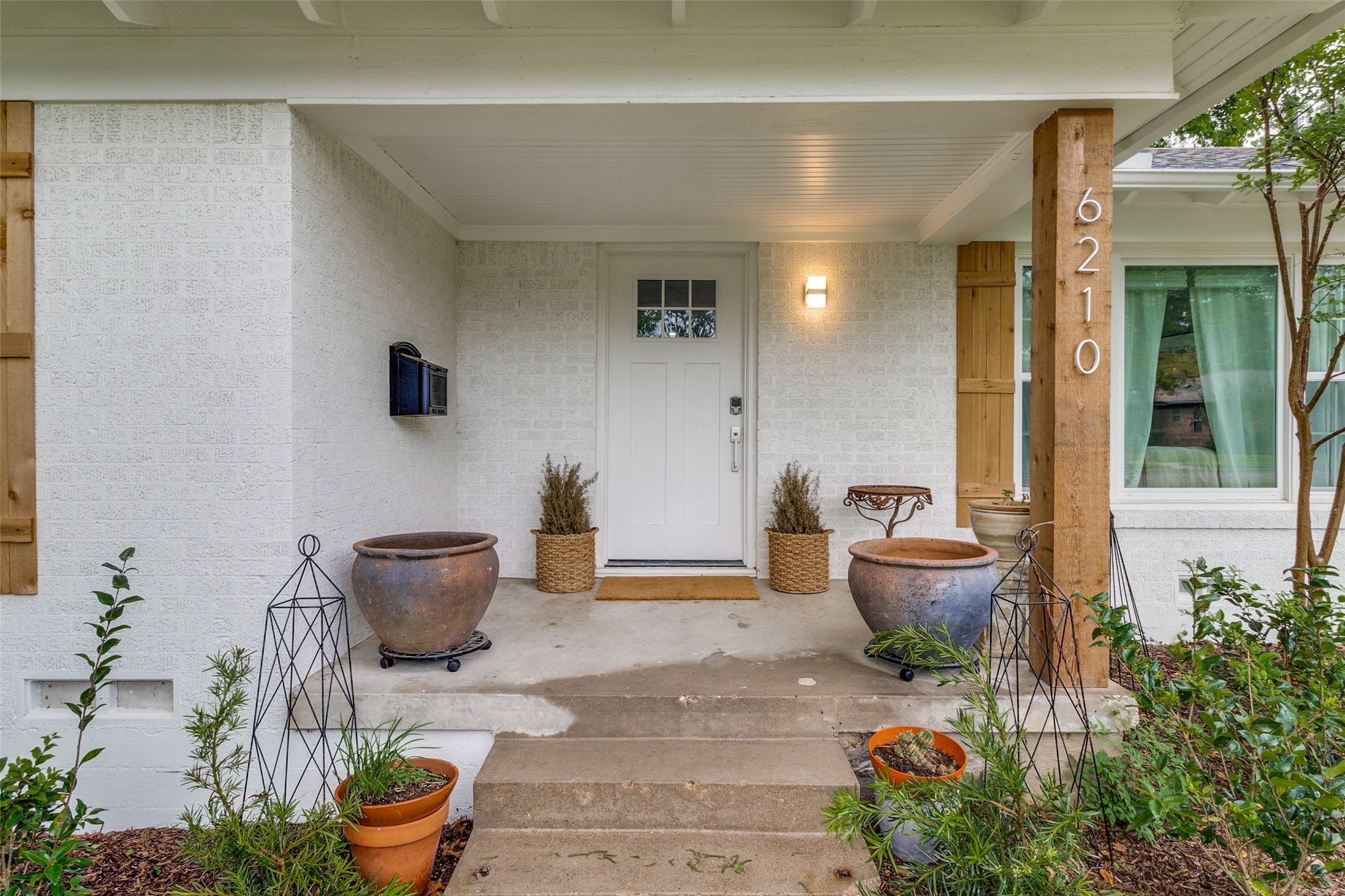 6210 Sudbury Drive Dallas TX 75214
