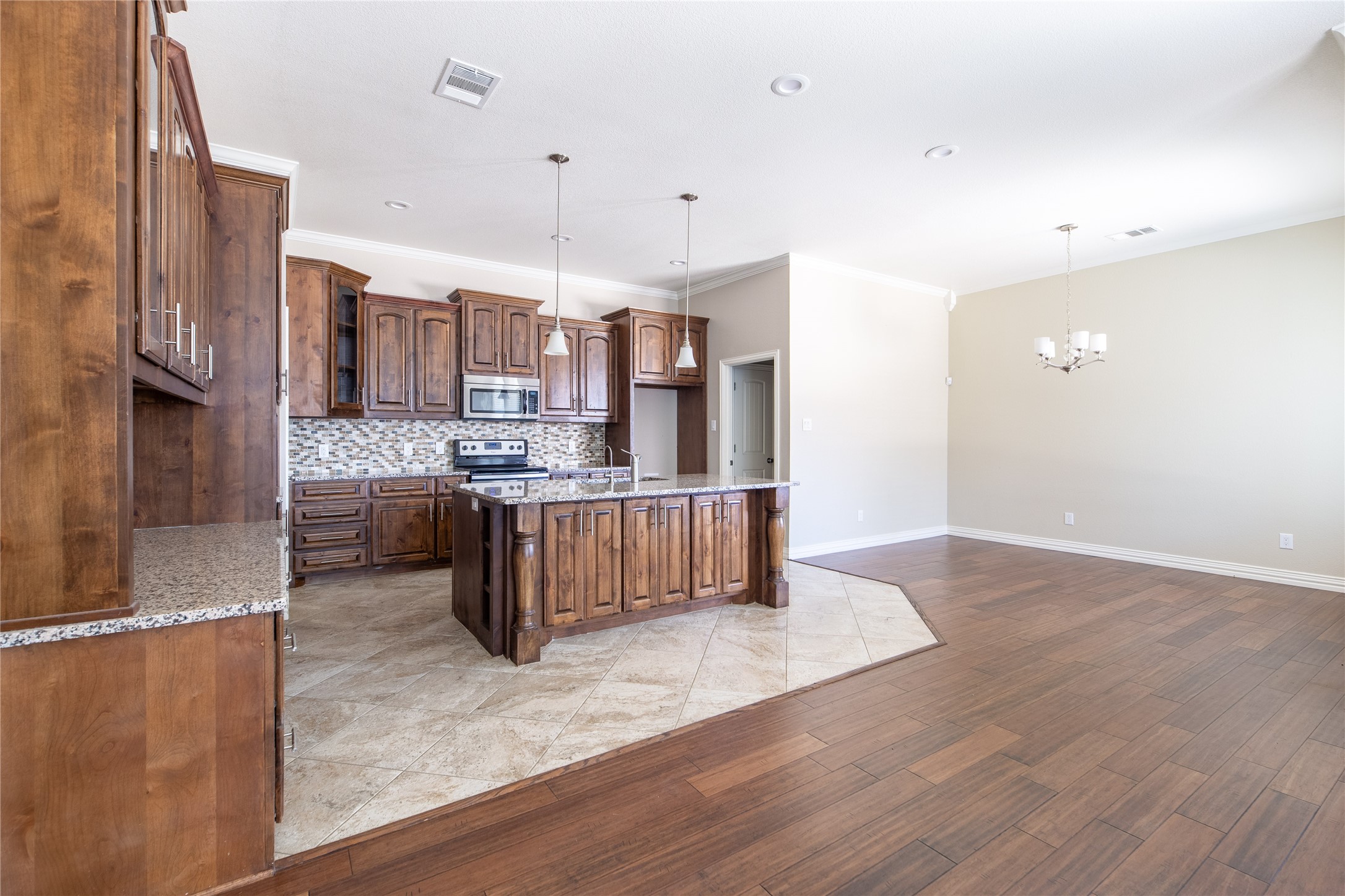 5500 Ledgestone Drive Fort Worth TX 76132