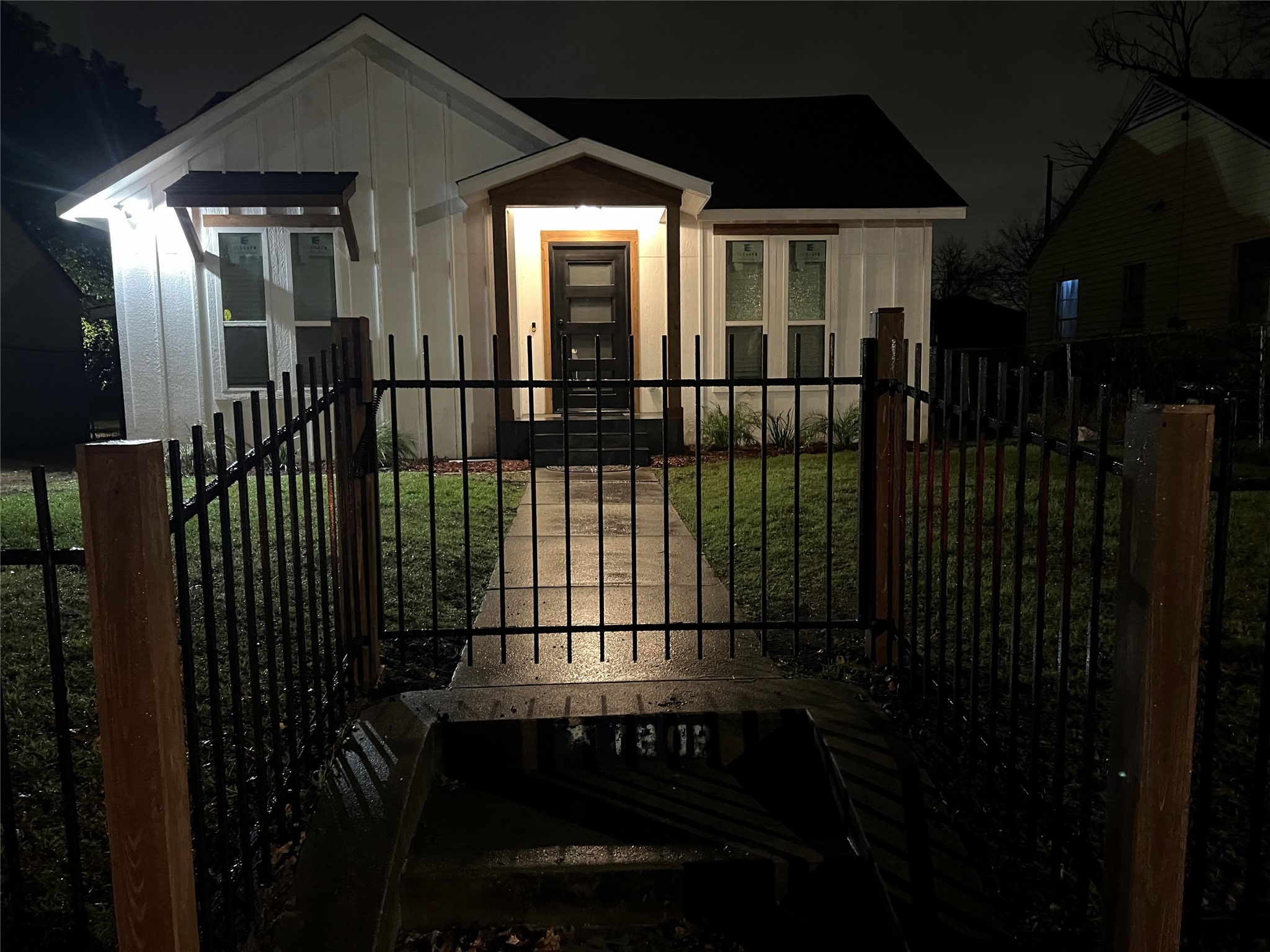 1202 Morrell Avenue Dallas TX 75203