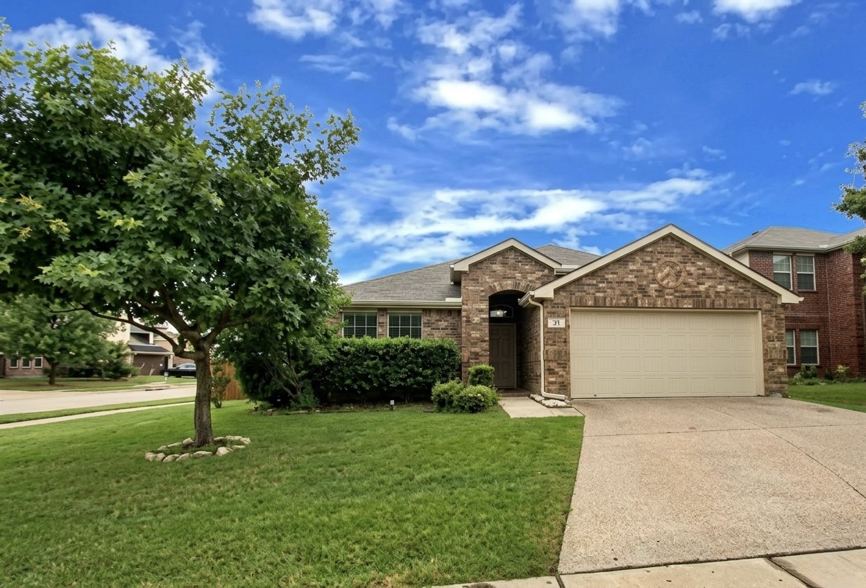 421 Goldstone Lane Fort Worth TX 76131