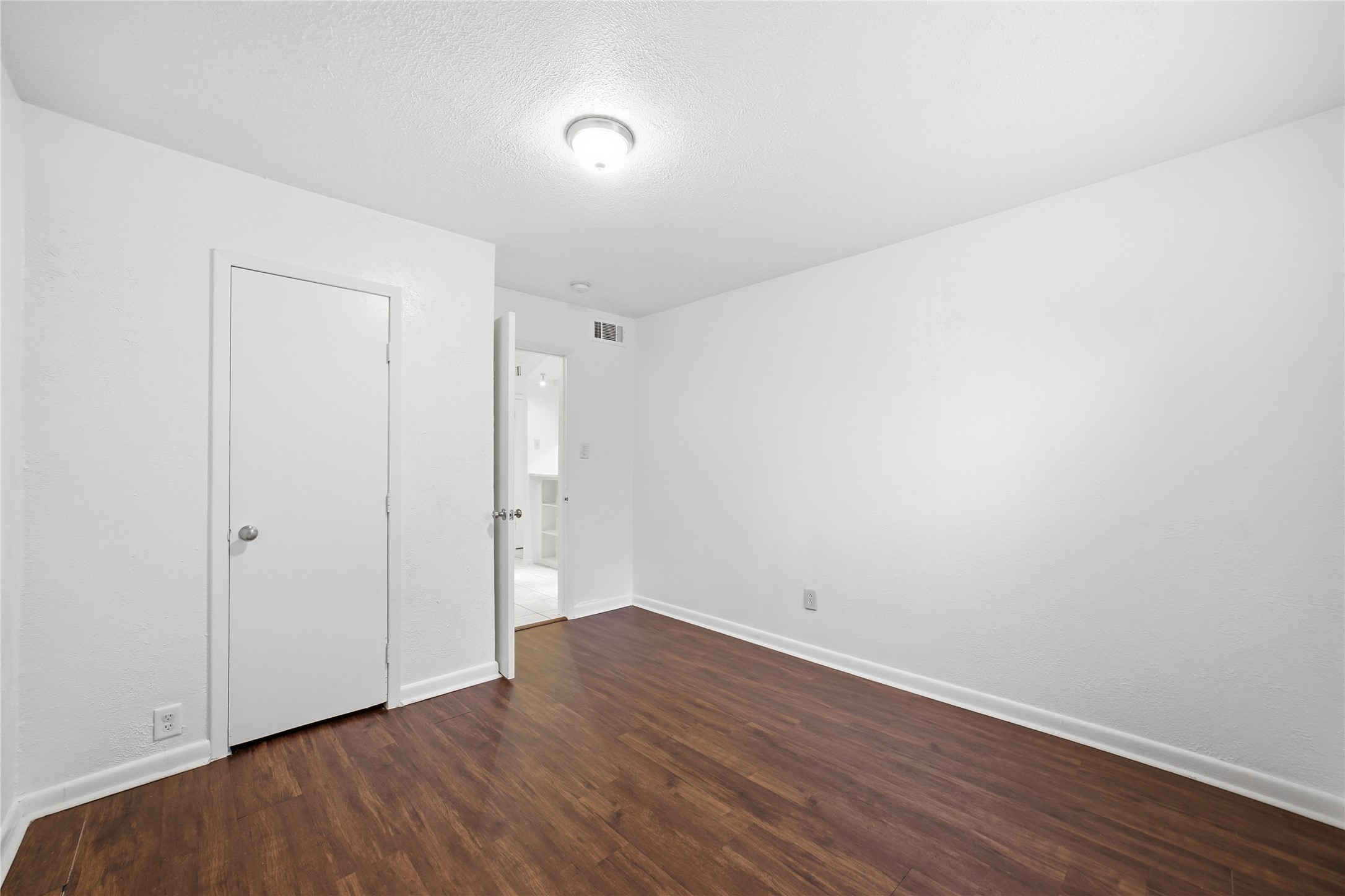 334 Valley Park Drive Garland TX 75043