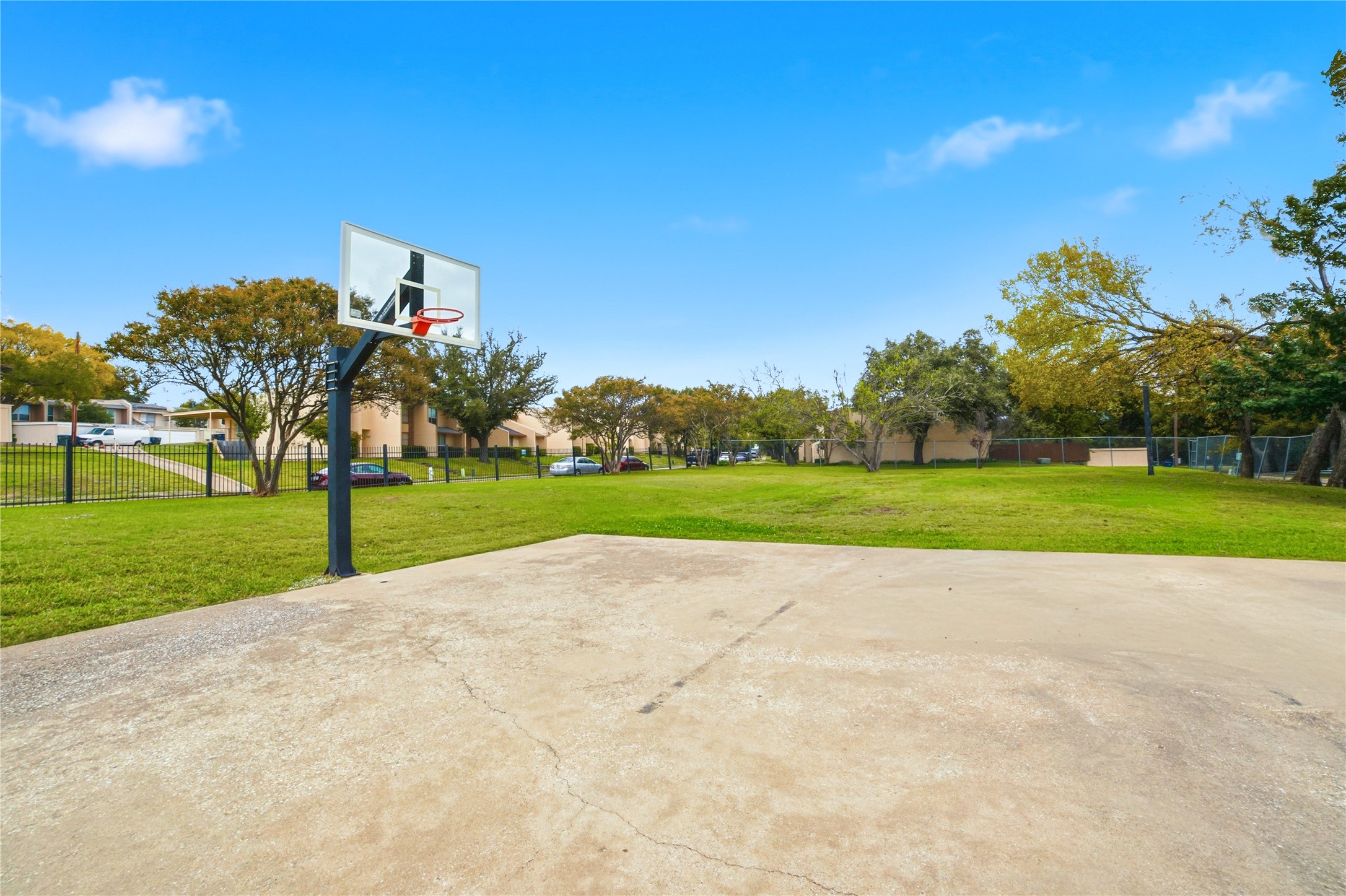334 Valley Park Drive Garland TX 75043