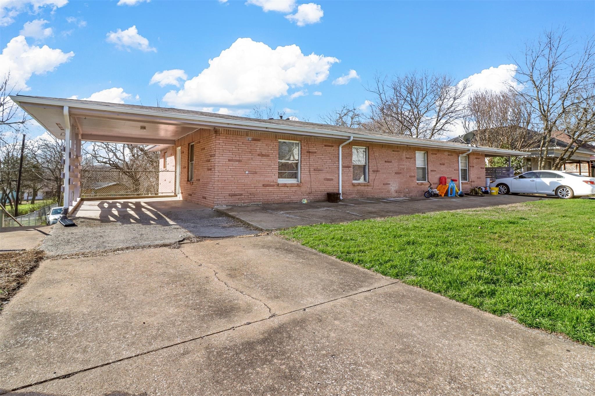 120 E Monterey Street Denison TX 75021