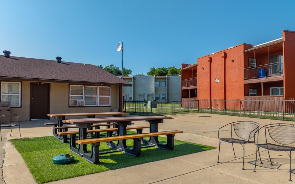 401 N Merrill Avenue Duncanville TX 75116