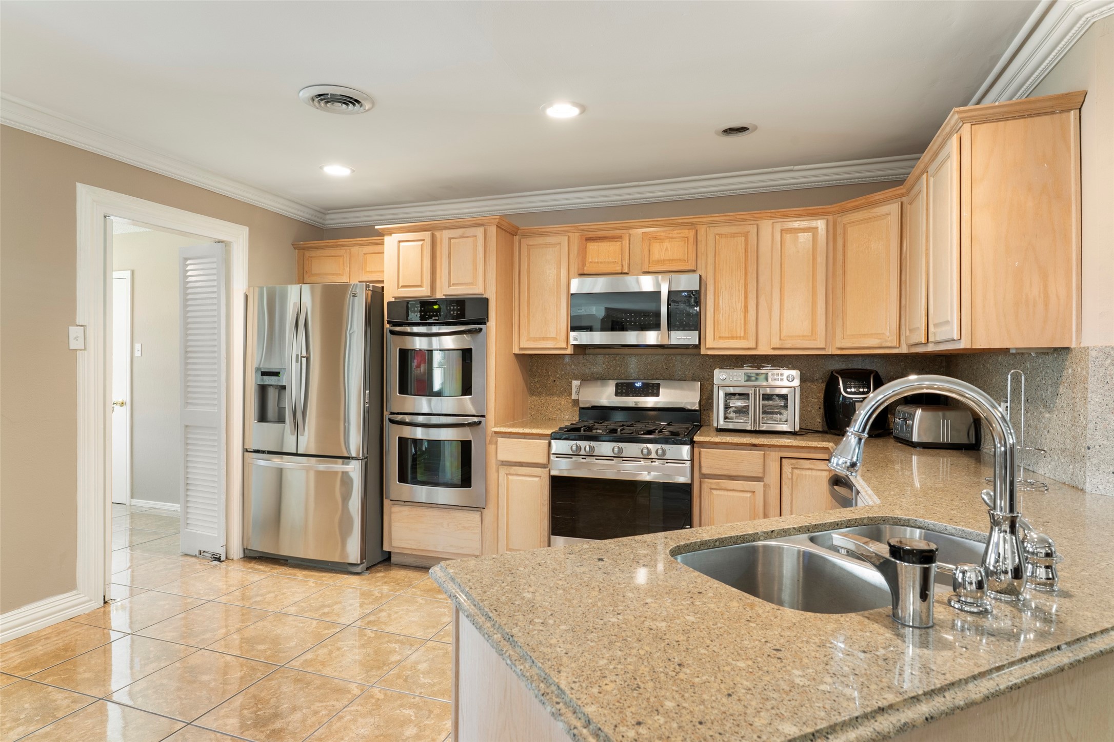 6545 Lyndon B Johnson Freeway Dallas TX 75240