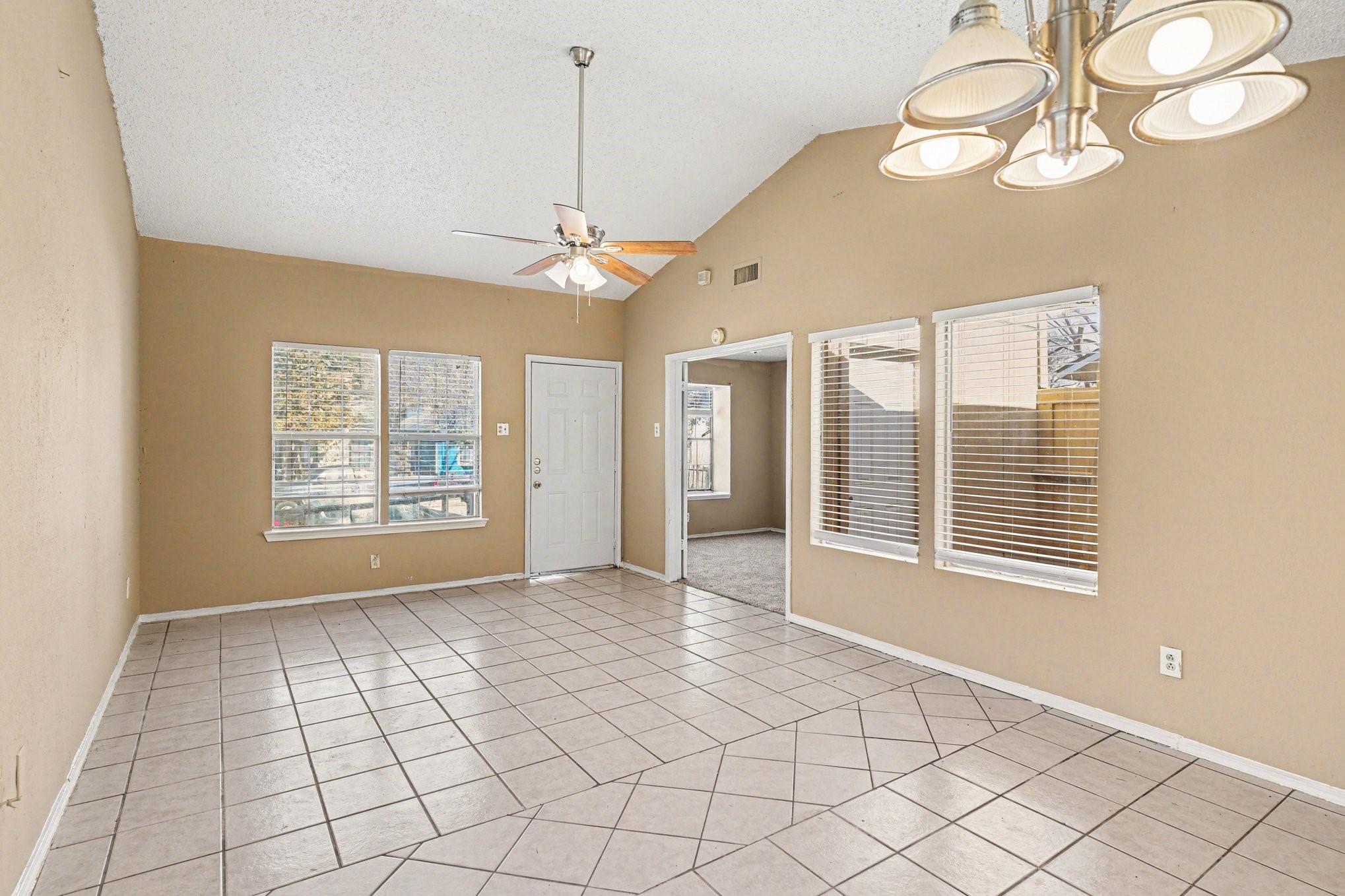 10328 Chelmsford Drive Dallas TX 75217