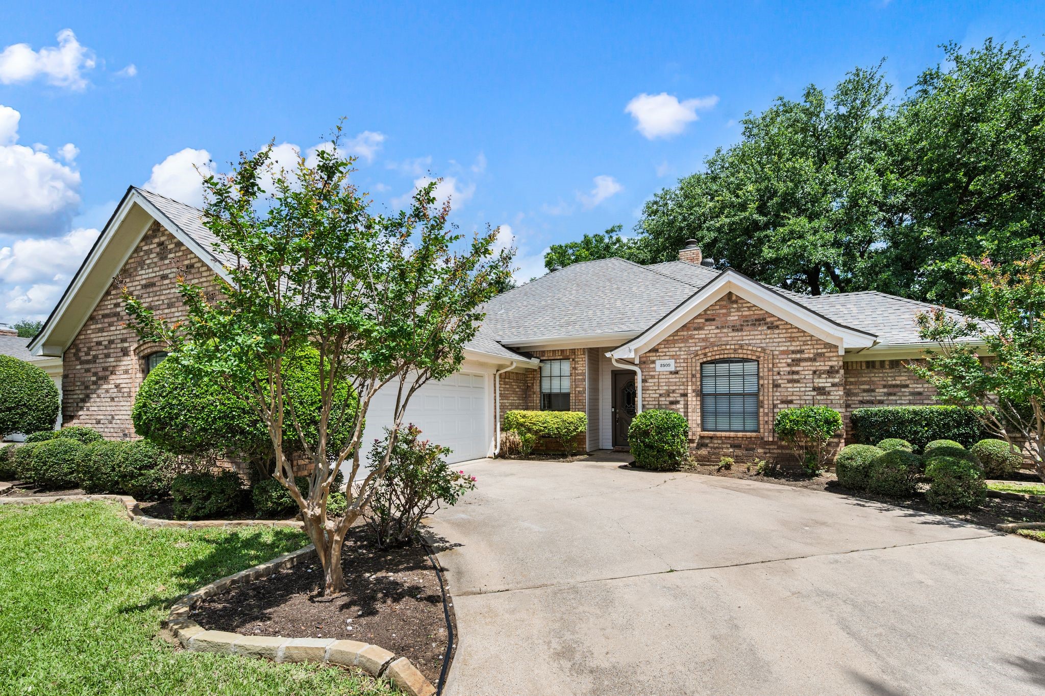 2509 Woodfield Way Bedford TX 76021