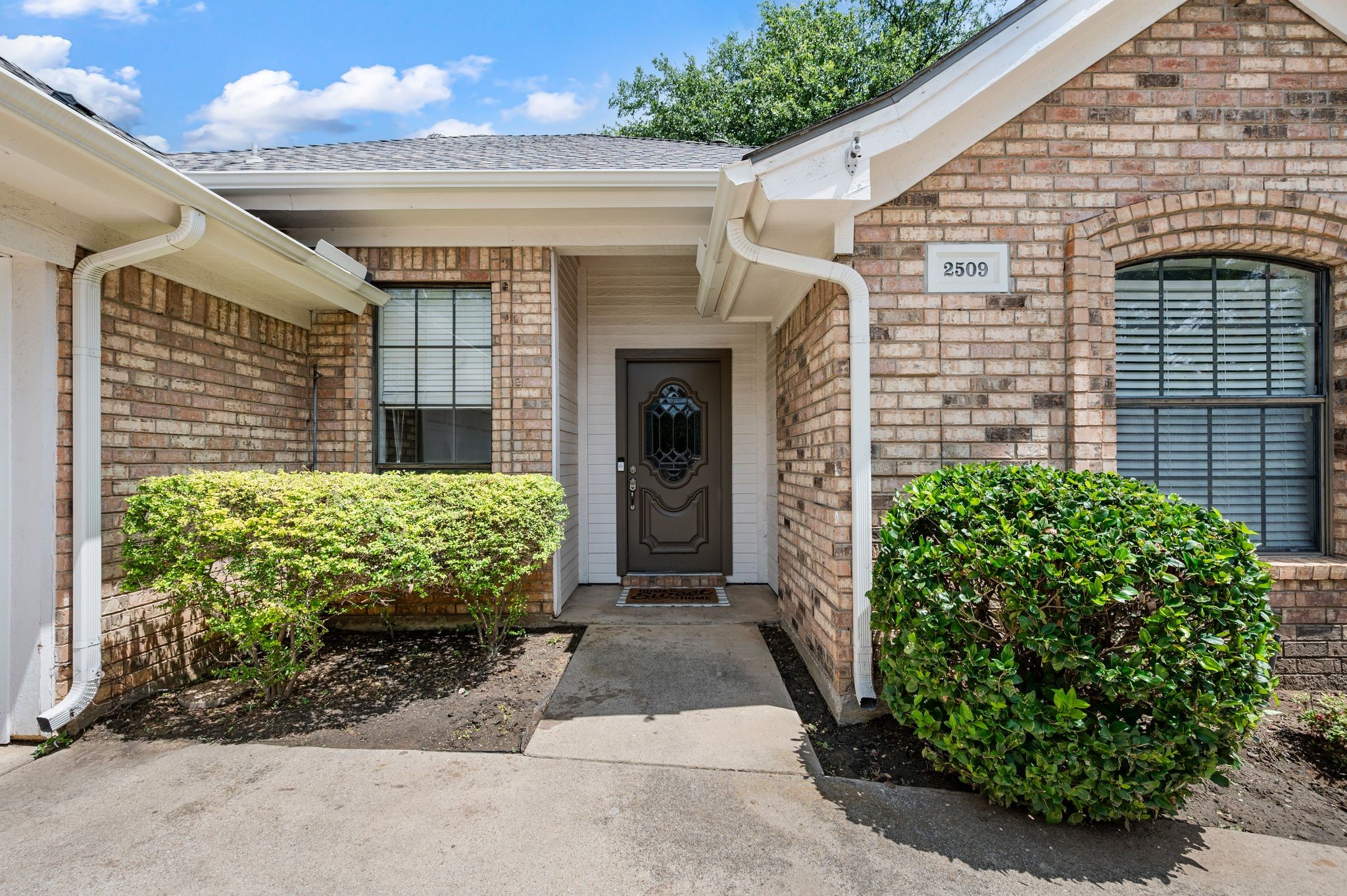 2509 Woodfield Way Bedford TX 76021