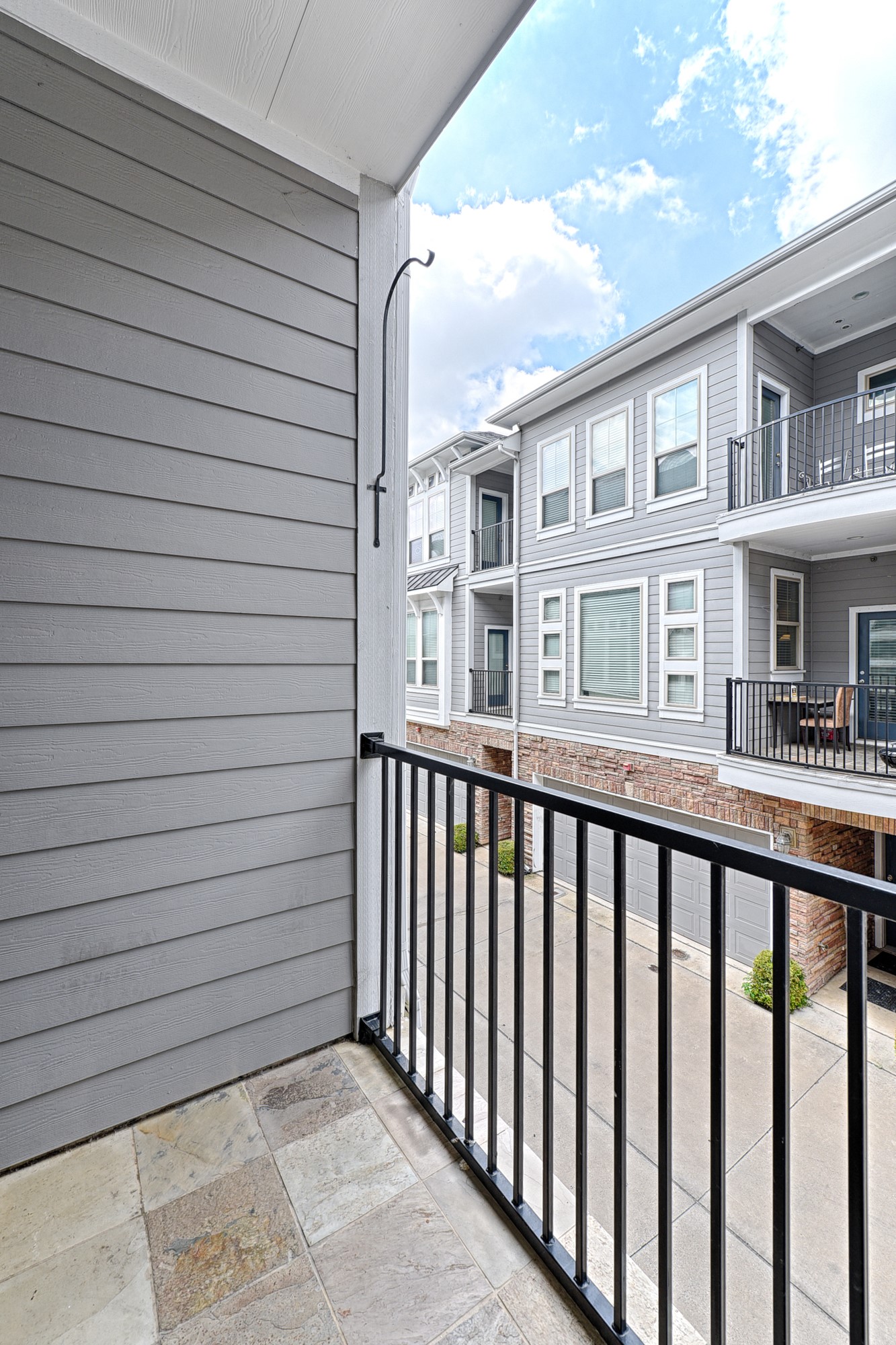 2326 Stutz Drive Dallas TX 75235