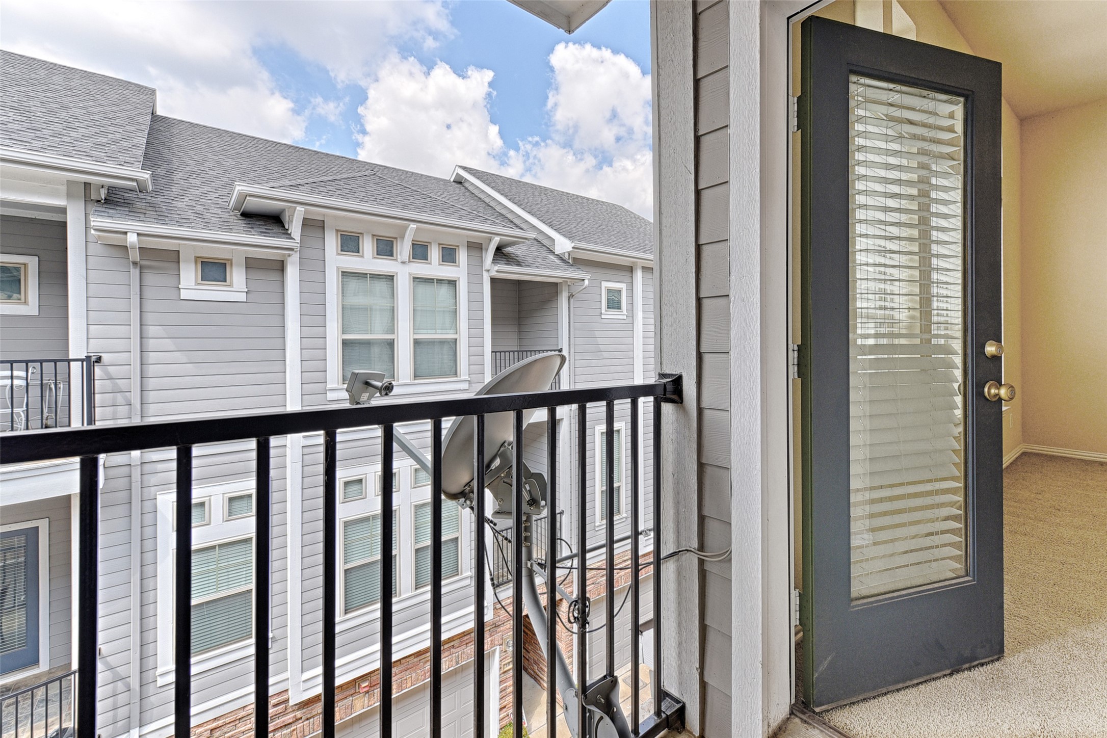 2326 Stutz Drive Dallas TX 75235