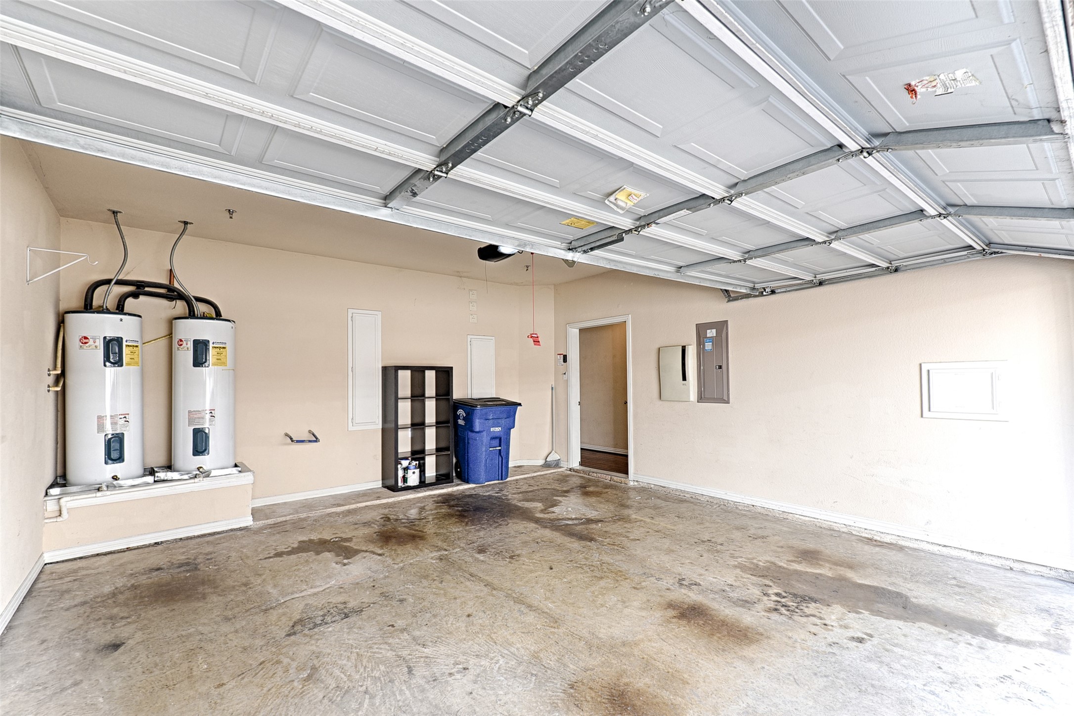 2326 Stutz Drive Dallas TX 75235