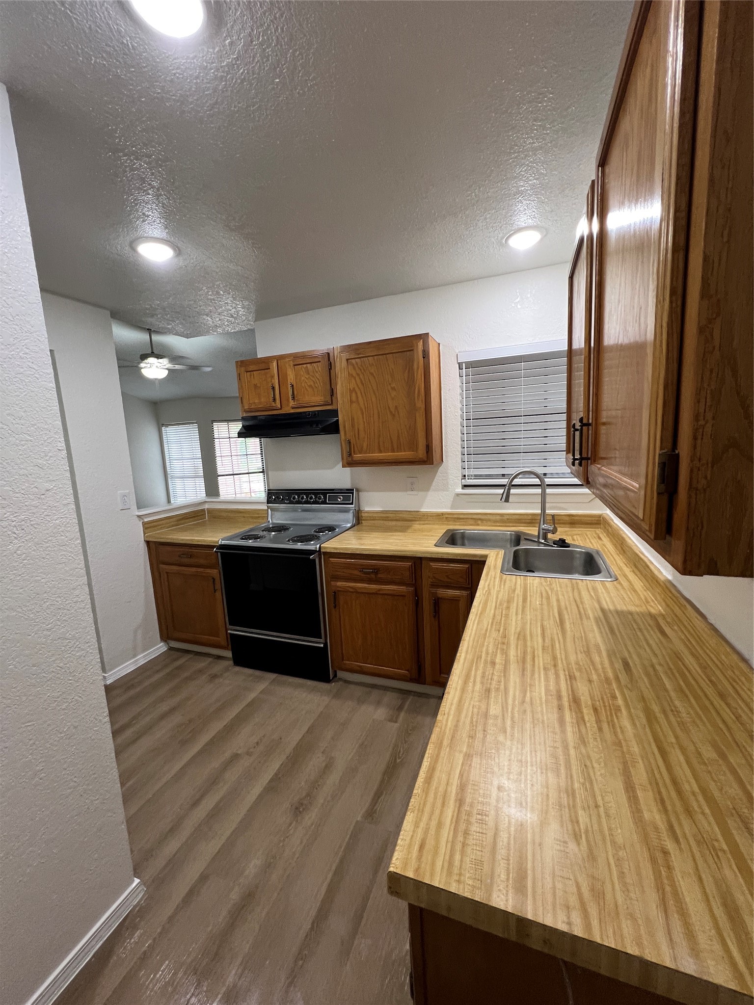 3045 Navarro Lane Grand Prairie TX 75052