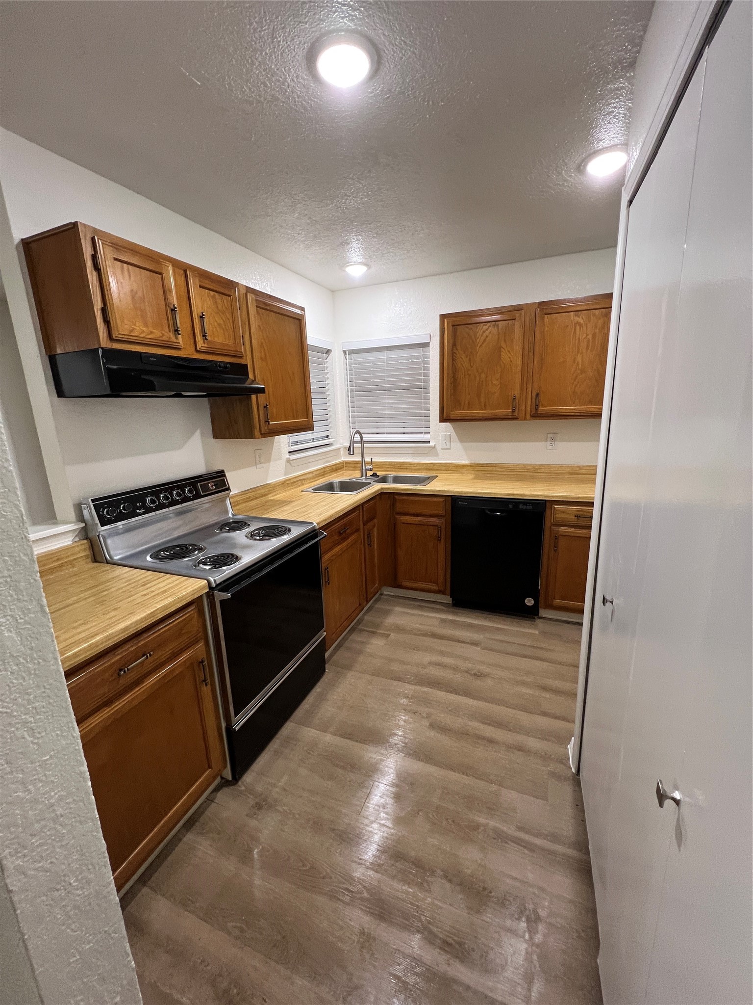 3045 Navarro Lane Grand Prairie TX 75052