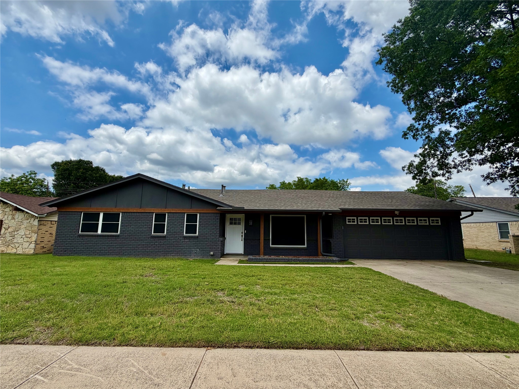 2021 Lexington Place Bedford TX 76022
