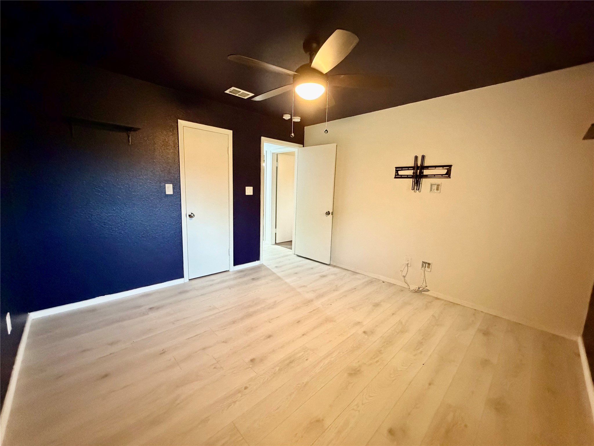 2021 Lexington Place Bedford TX 76022