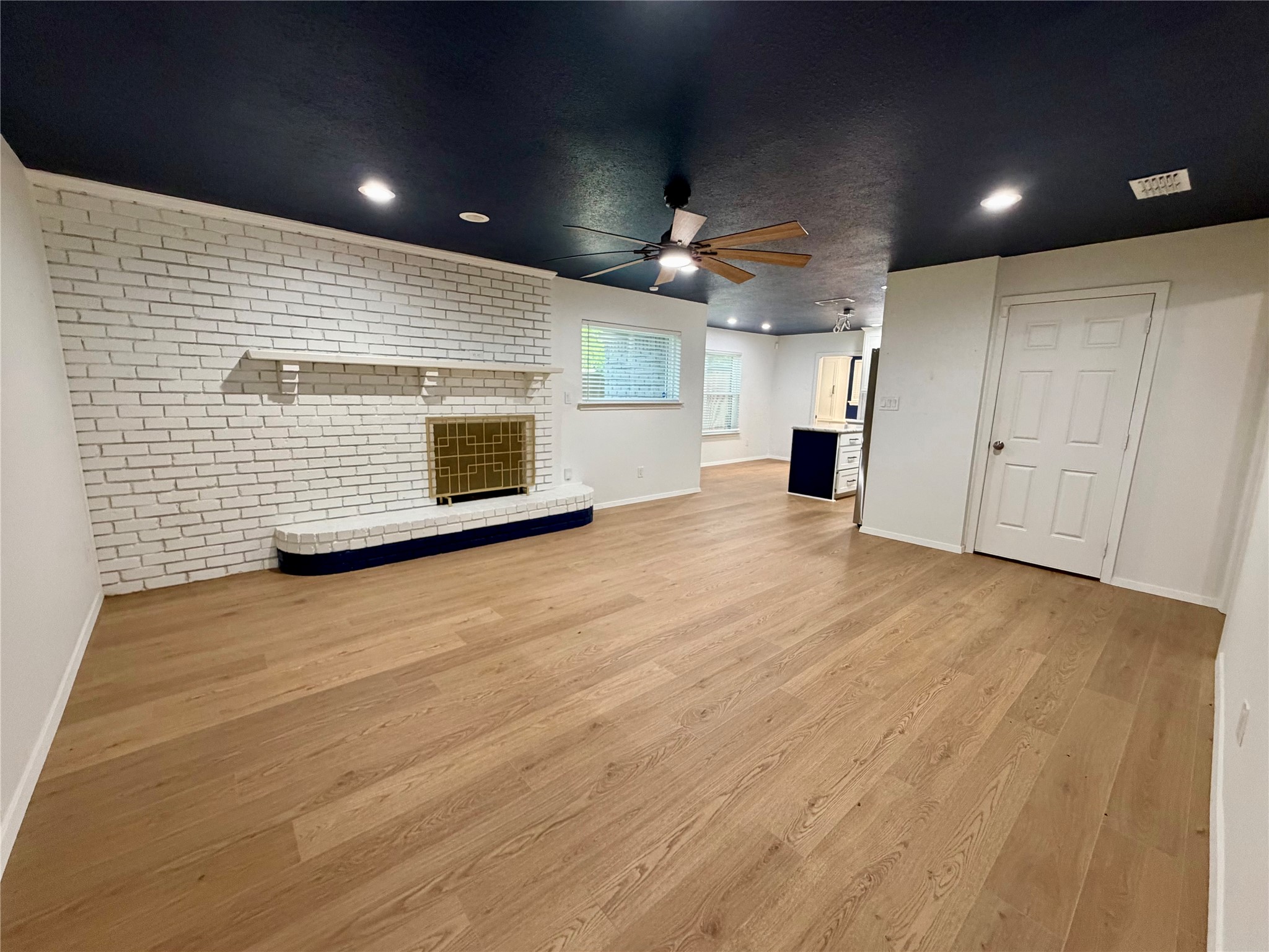 2021 Lexington Place Bedford TX 76022