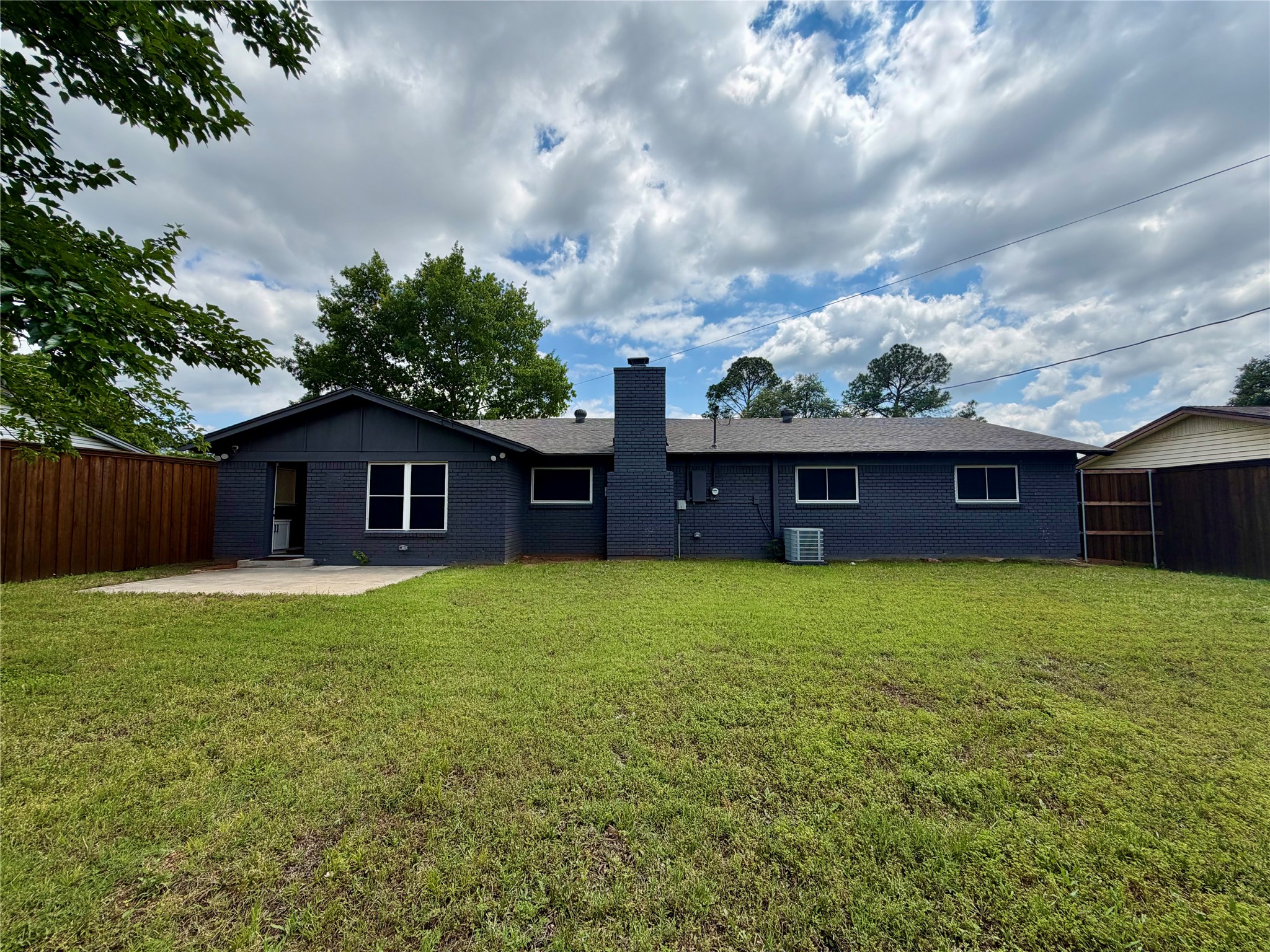 2021 Lexington Place Bedford TX 76022