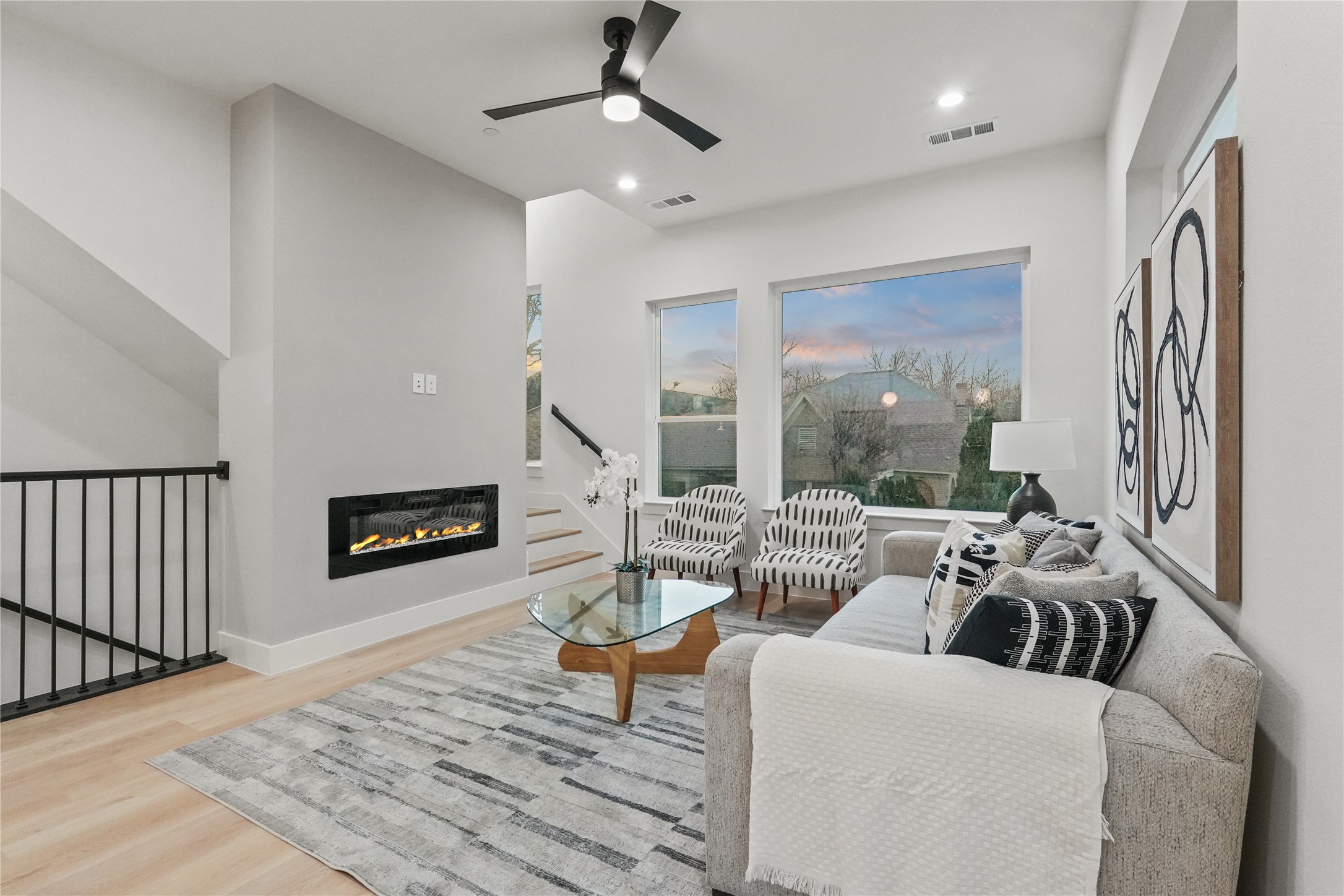 2101 N Prairie Avenue Dallas TX 75204