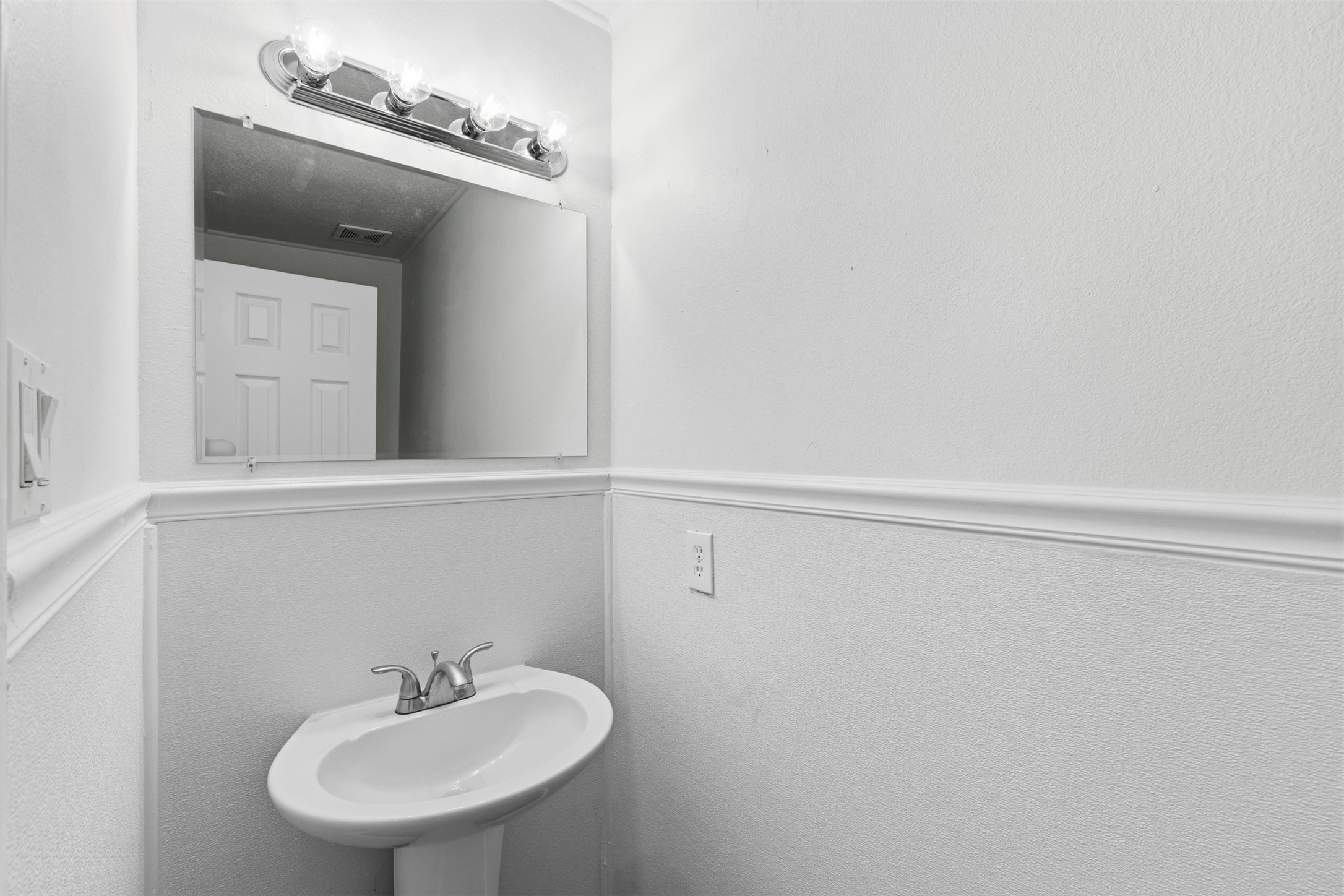 1124 Breezewood Drive Lewisville TX 75077