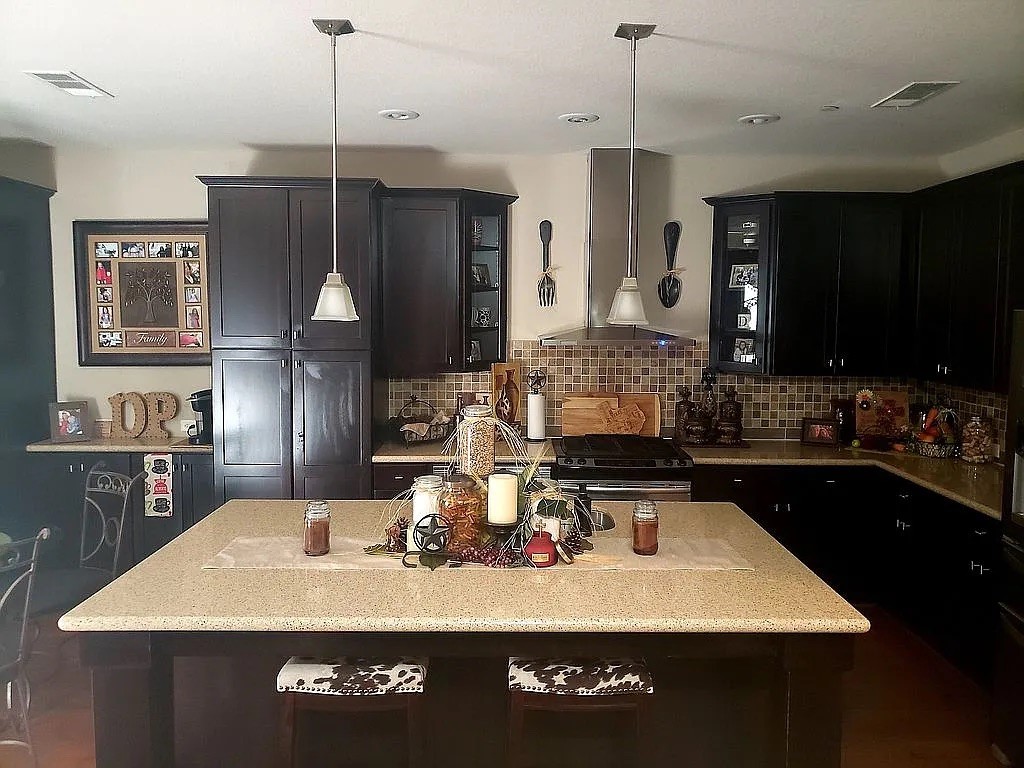 1605 Brook Glen Drive Euless TX 76039
