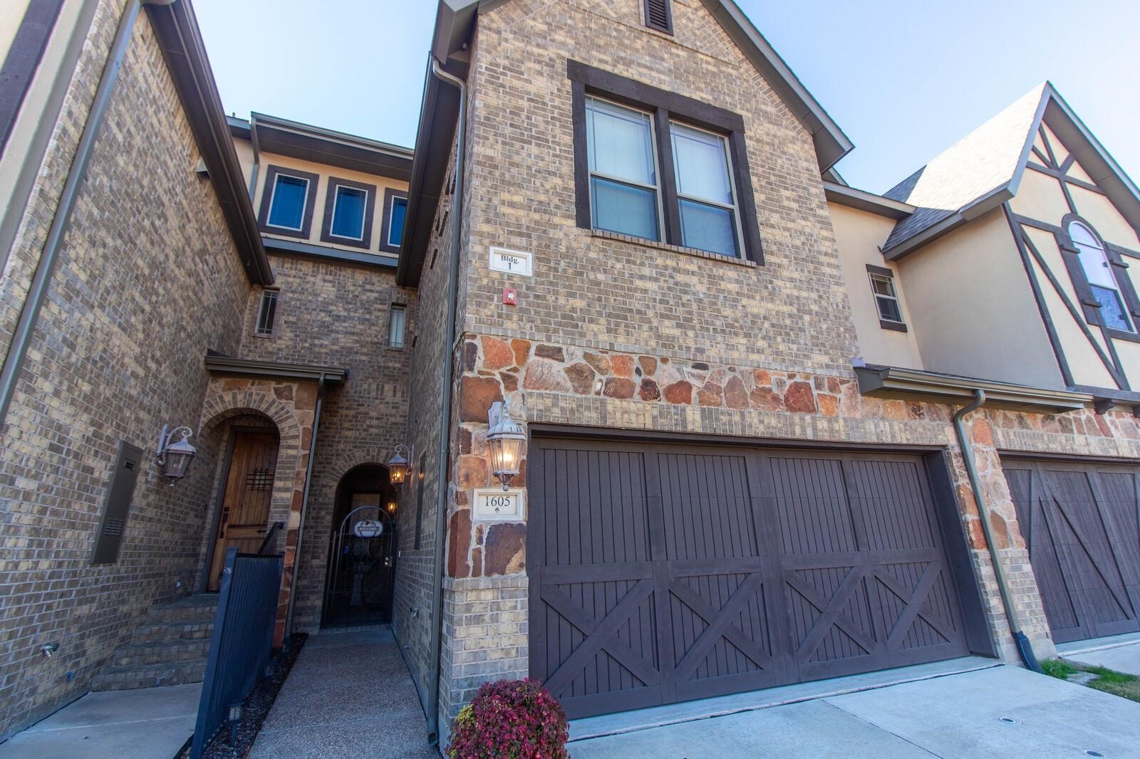1605 Brook Glen Drive Euless TX 76039