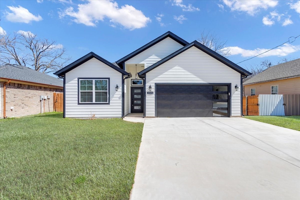 1323 S Montgomery Sherman TX 75090