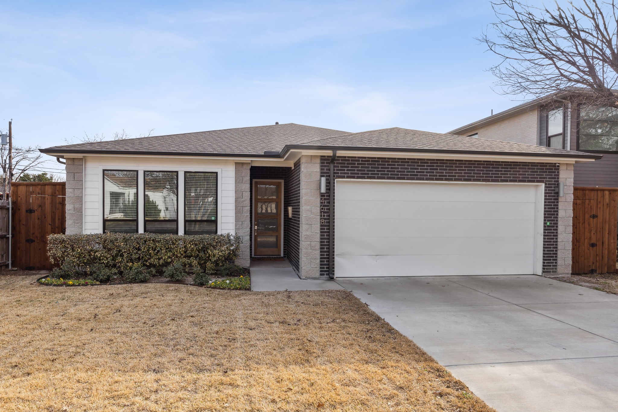 4618 Newmore Avenue Dallas TX 75209