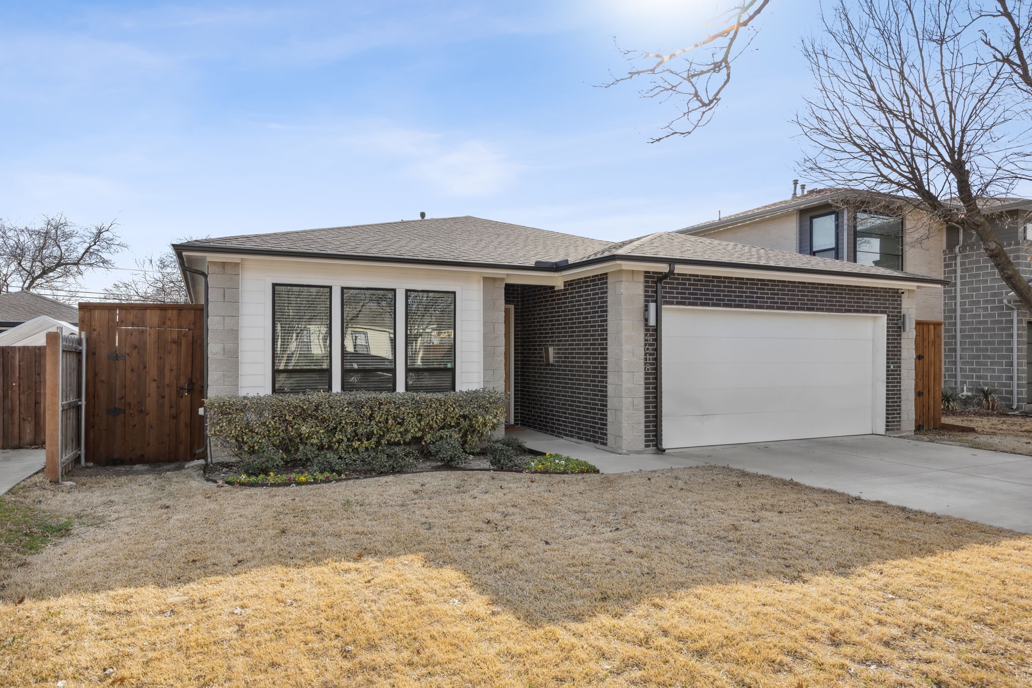 4618 Newmore Avenue Dallas TX 75209