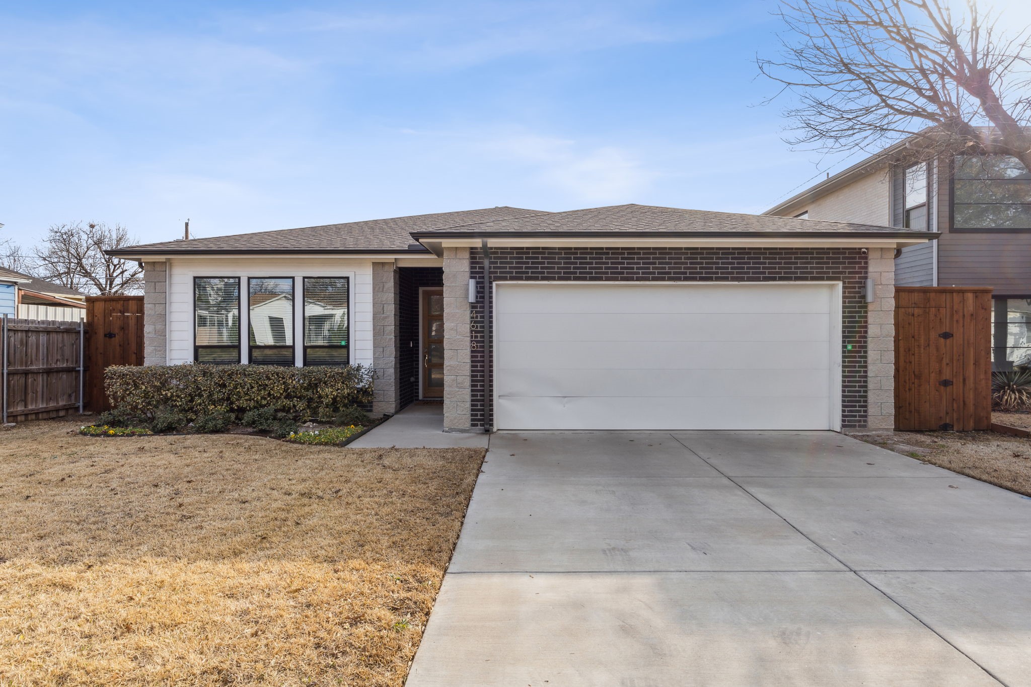 4618 Newmore Avenue Dallas TX 75209