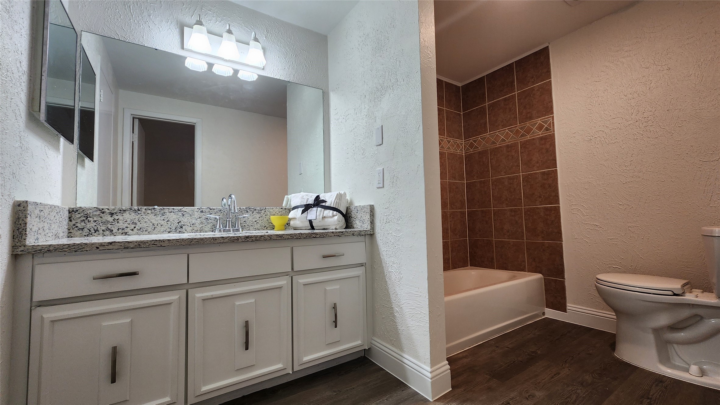 1619 Glenhill Lane Lewisville TX 75077