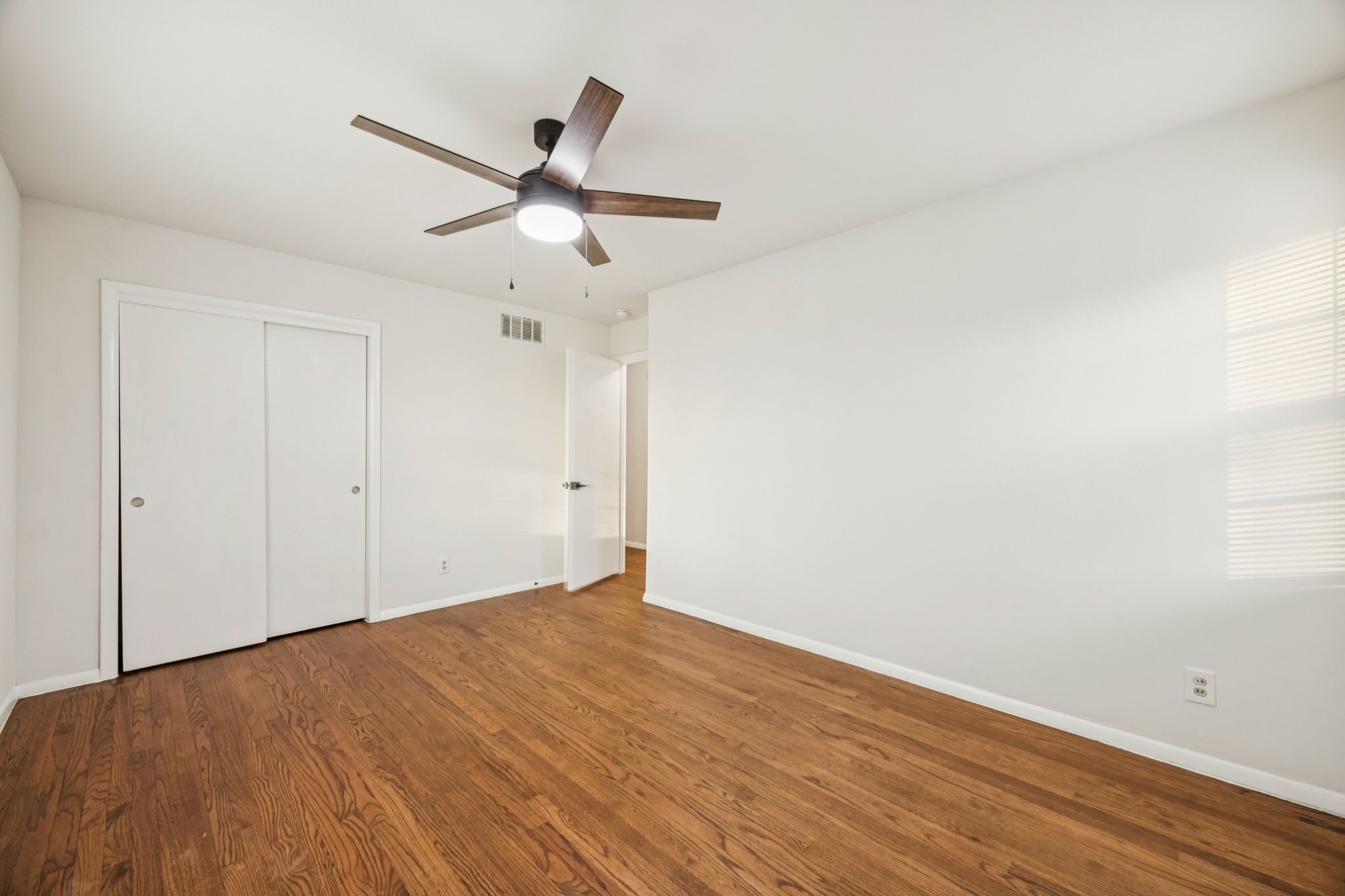 10042 Brockbank Drive Dallas TX 75229