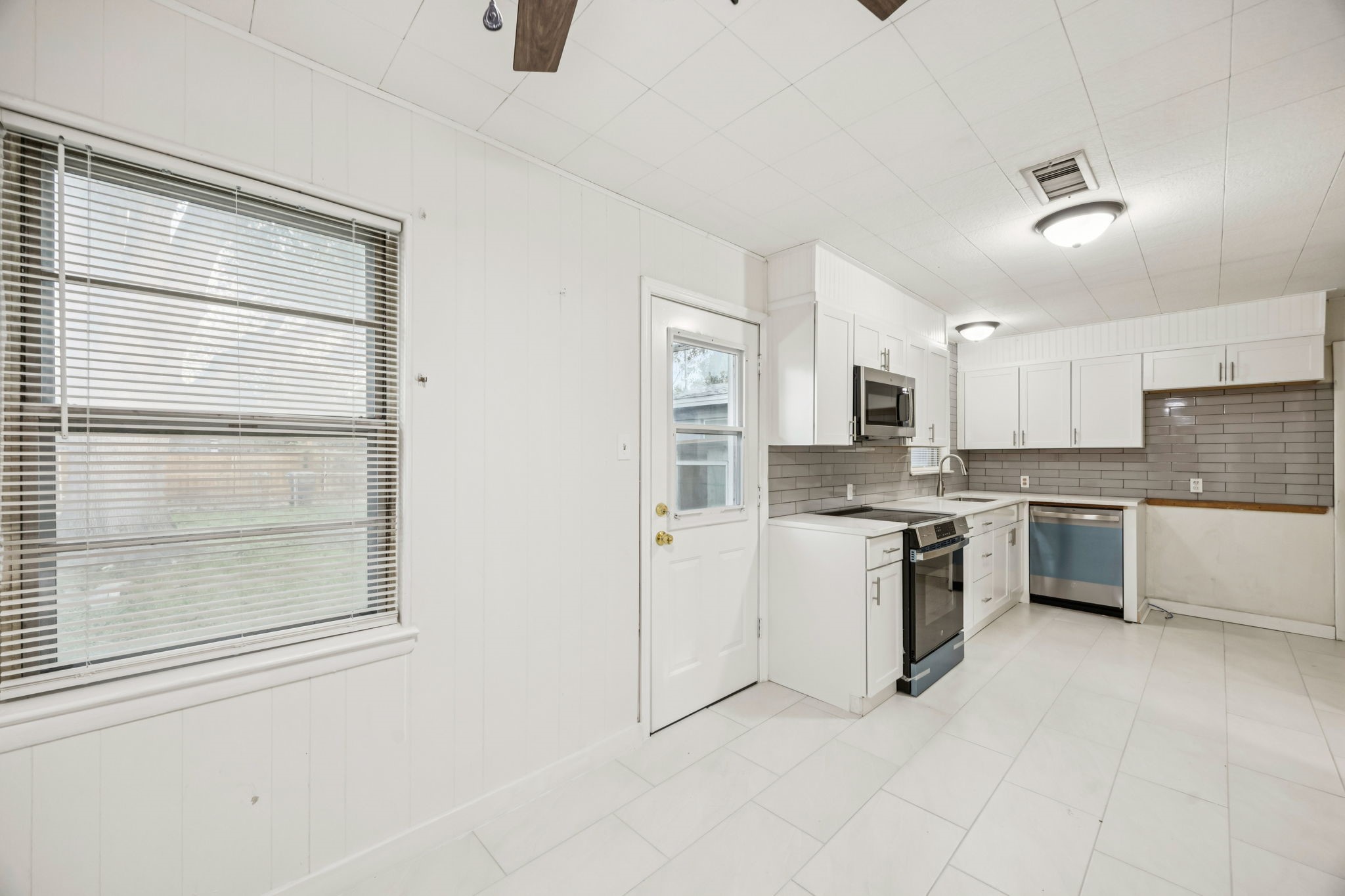 10042 Brockbank Drive Dallas TX 75229
