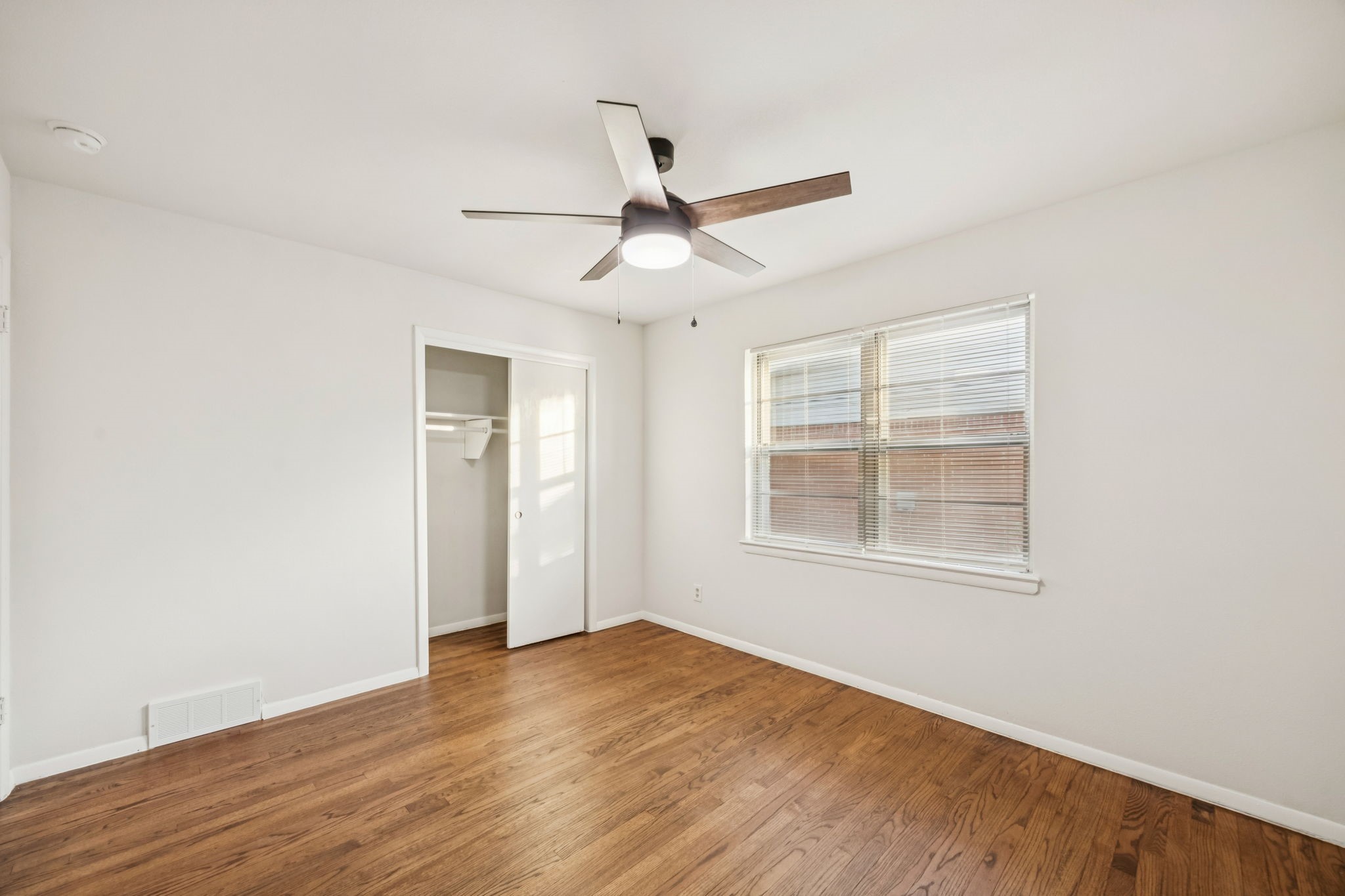 10042 Brockbank Drive Dallas TX 75229