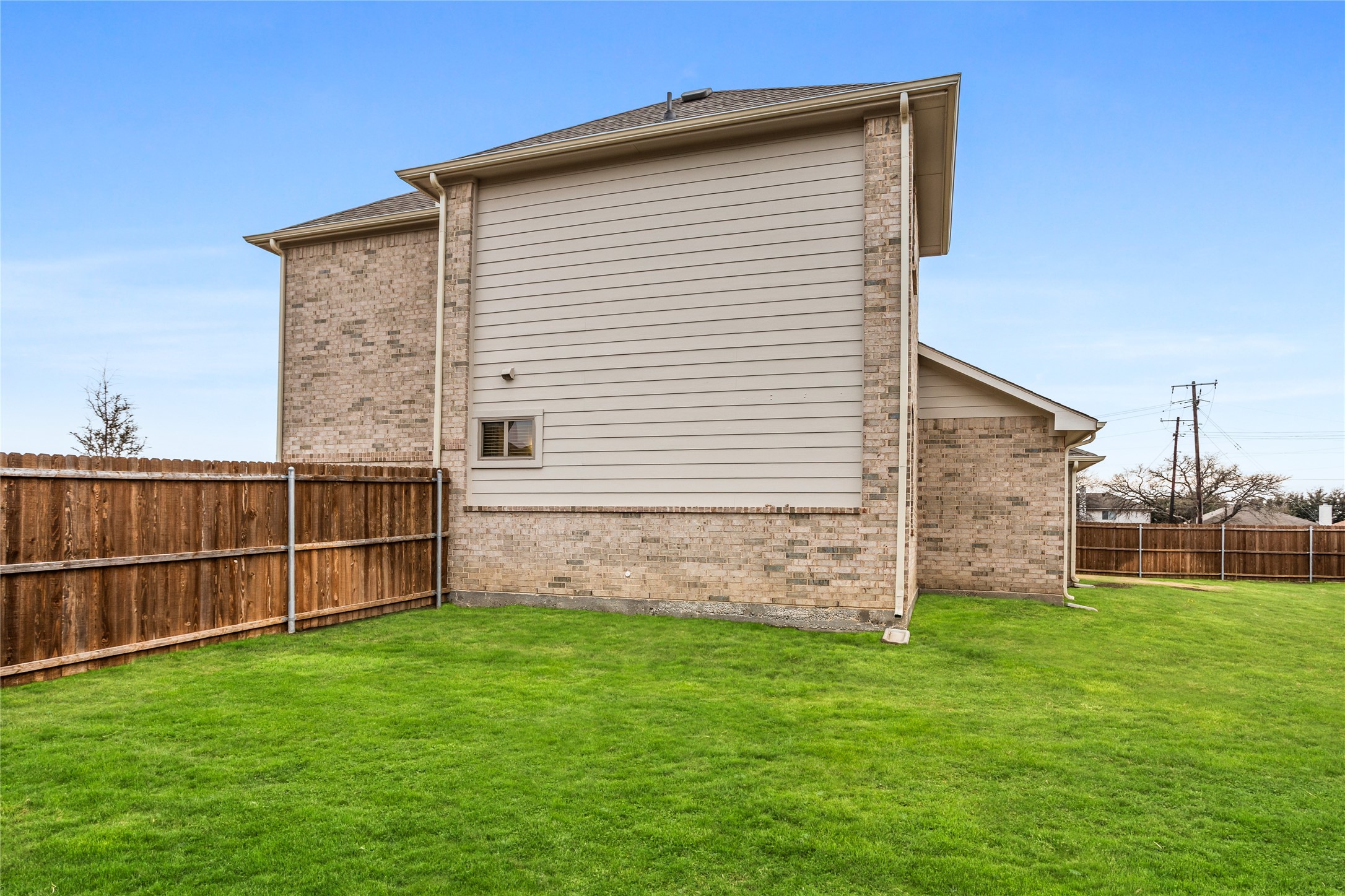 101 Gardenia Drive Azle TX 76020