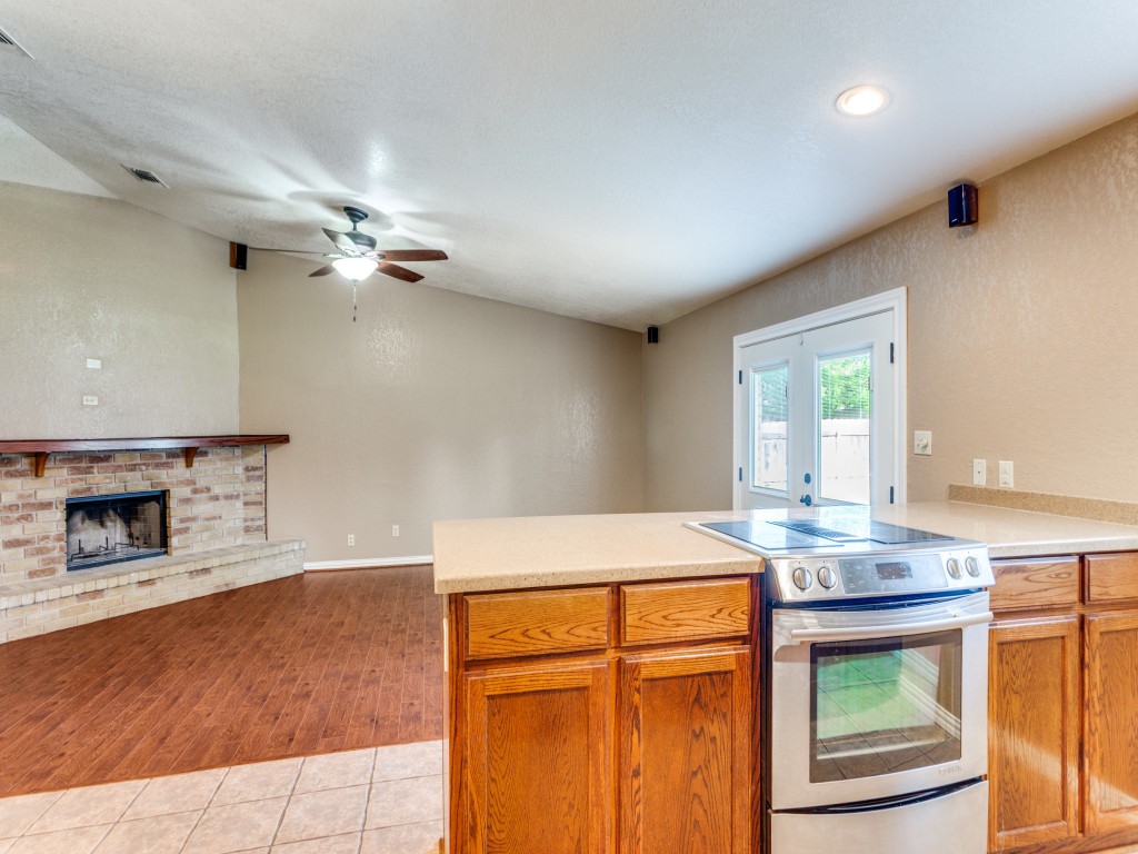 6900 Sandstone Court Fort Worth TX 76120