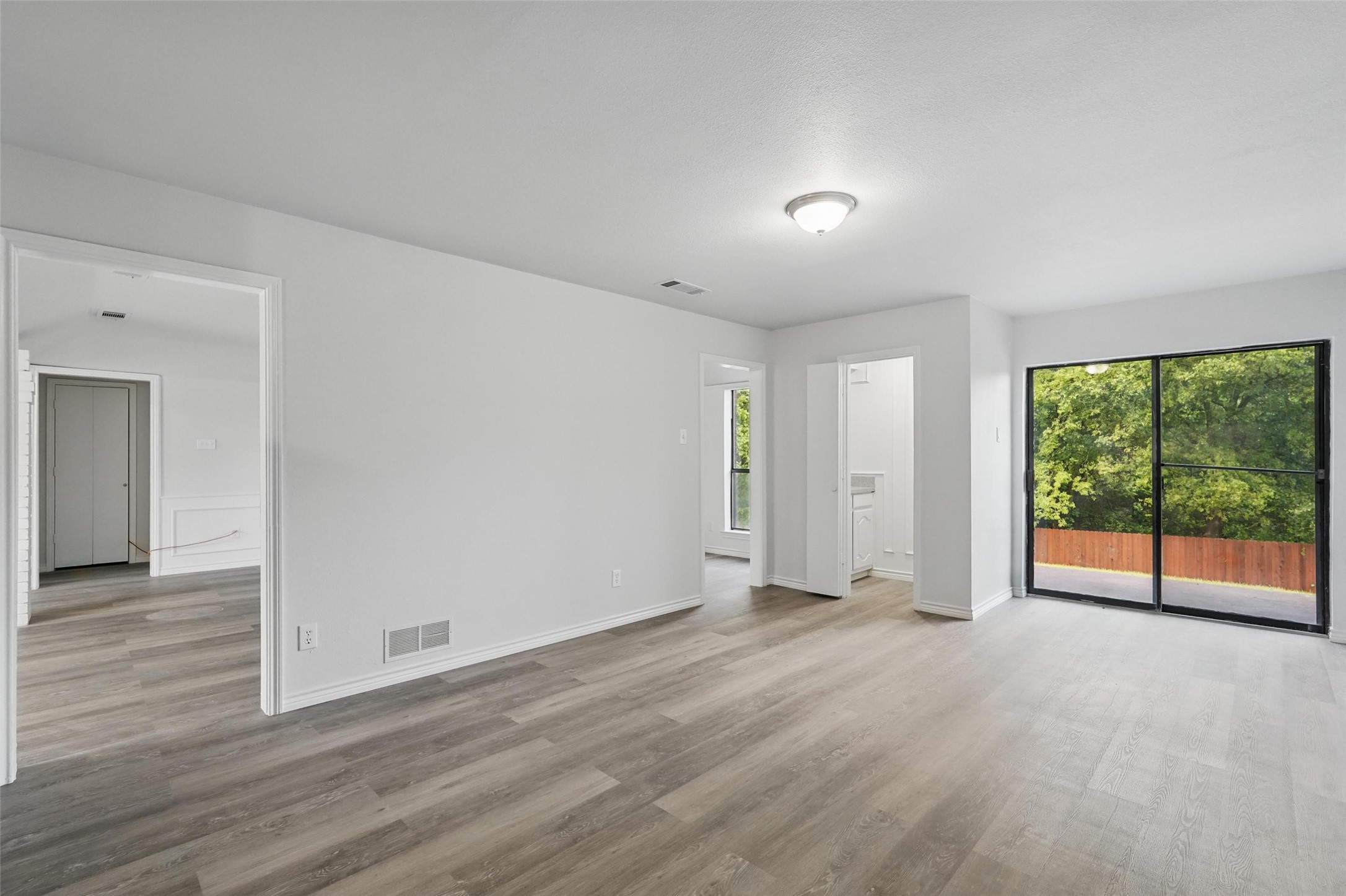 829 Hunters Creek Drive Desoto TX 75115