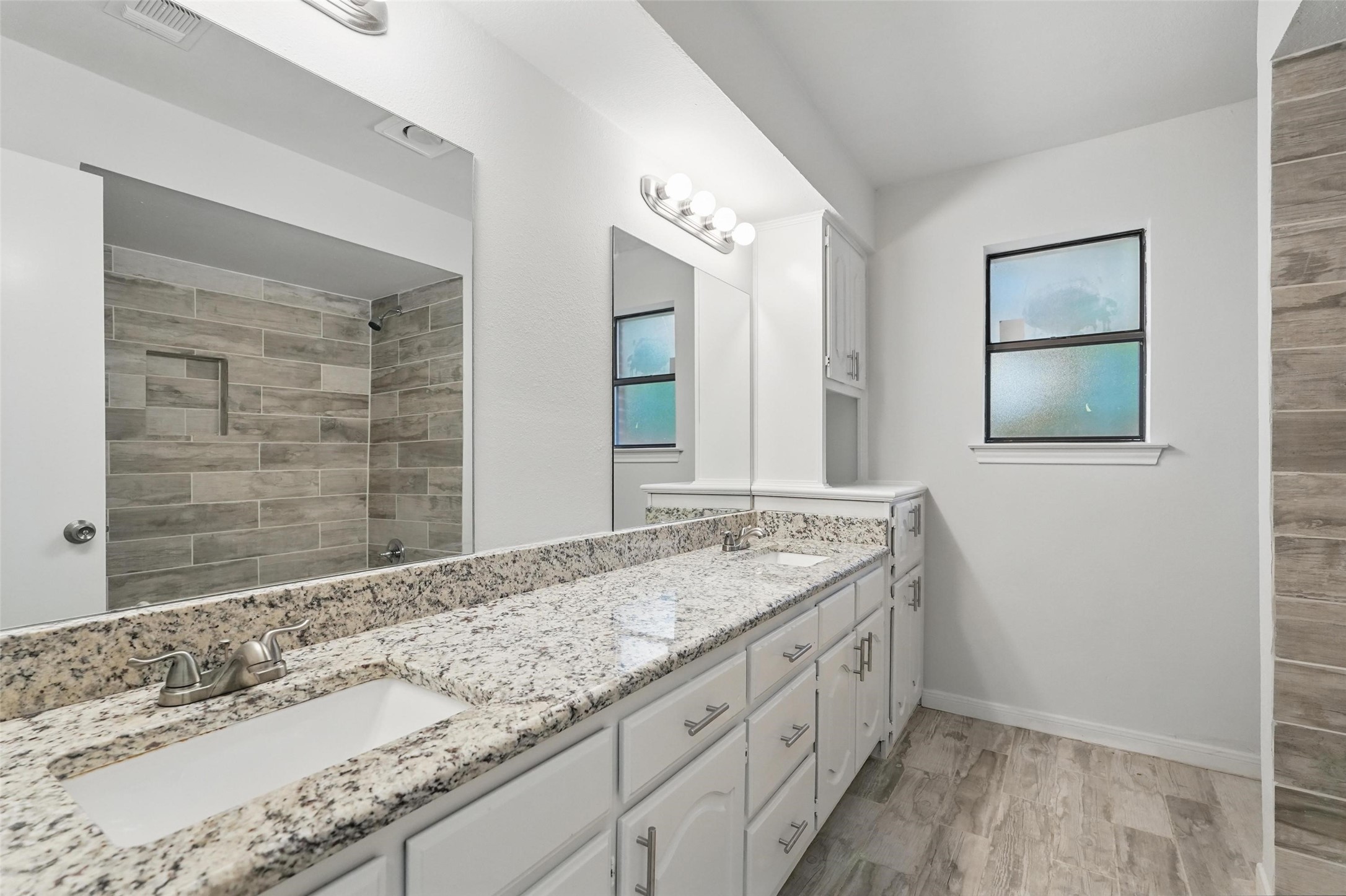 829 Hunters Creek Drive Desoto TX 75115