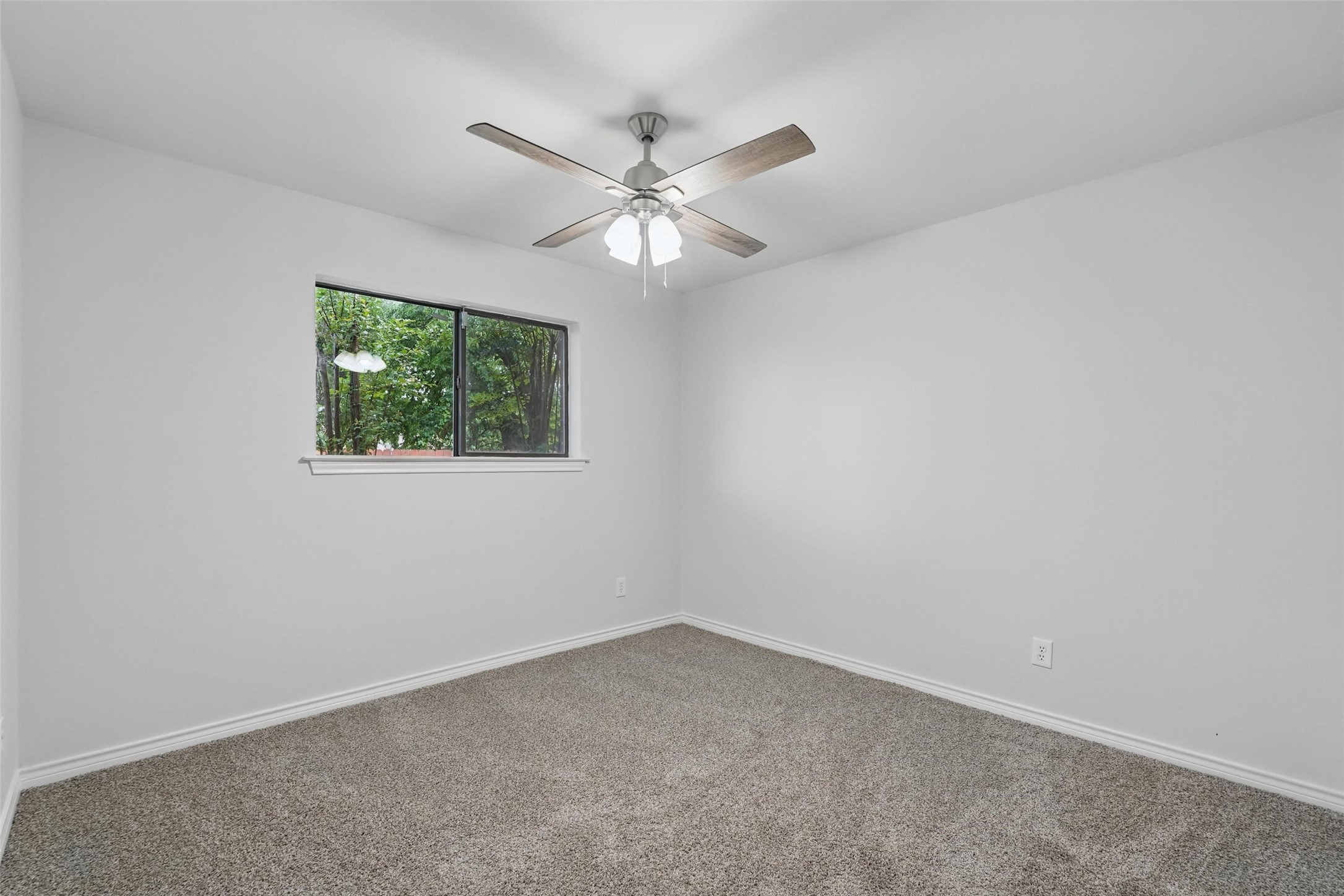 829 Hunters Creek Drive Desoto TX 75115
