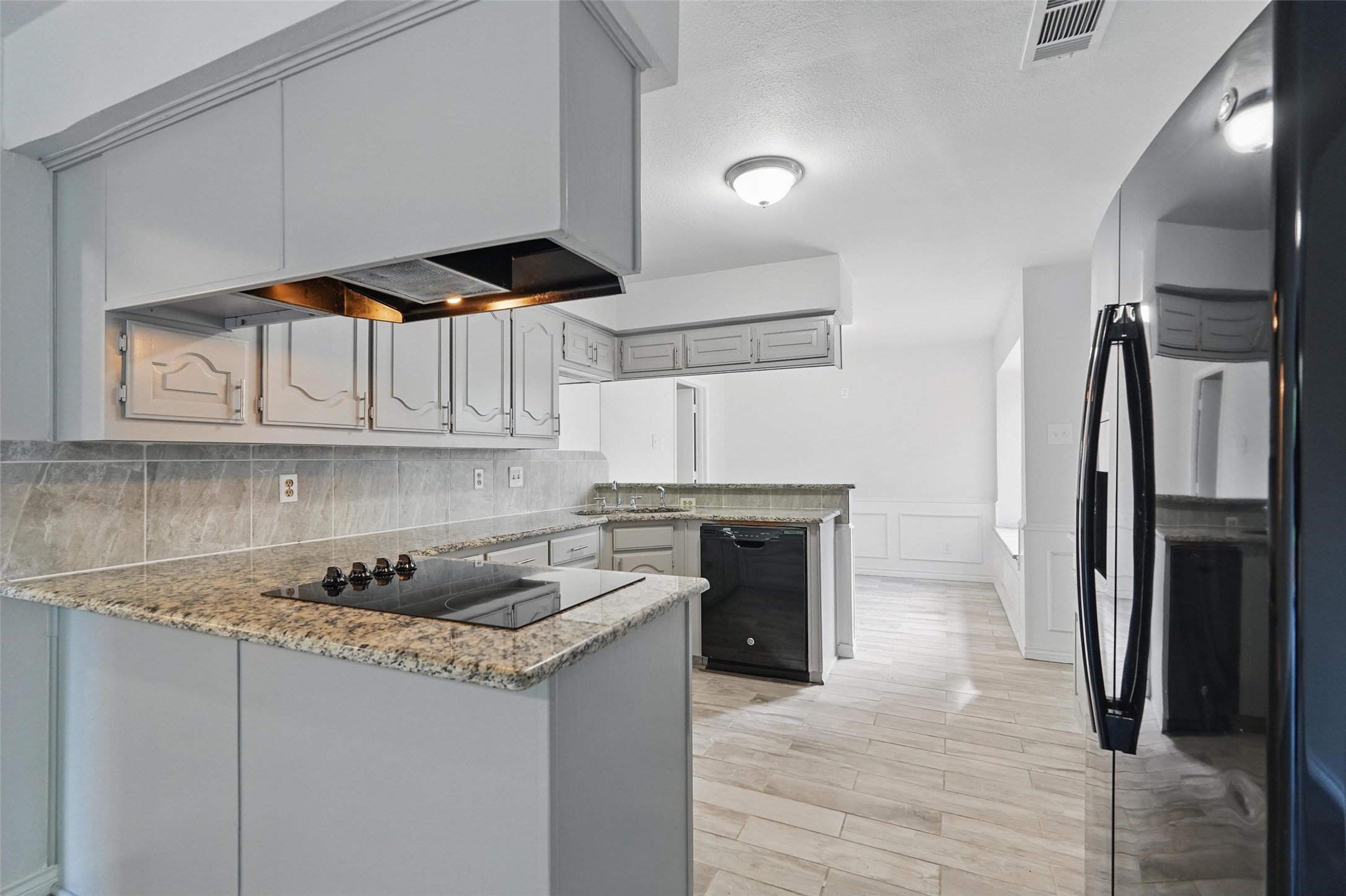829 Hunters Creek Drive Desoto TX 75115