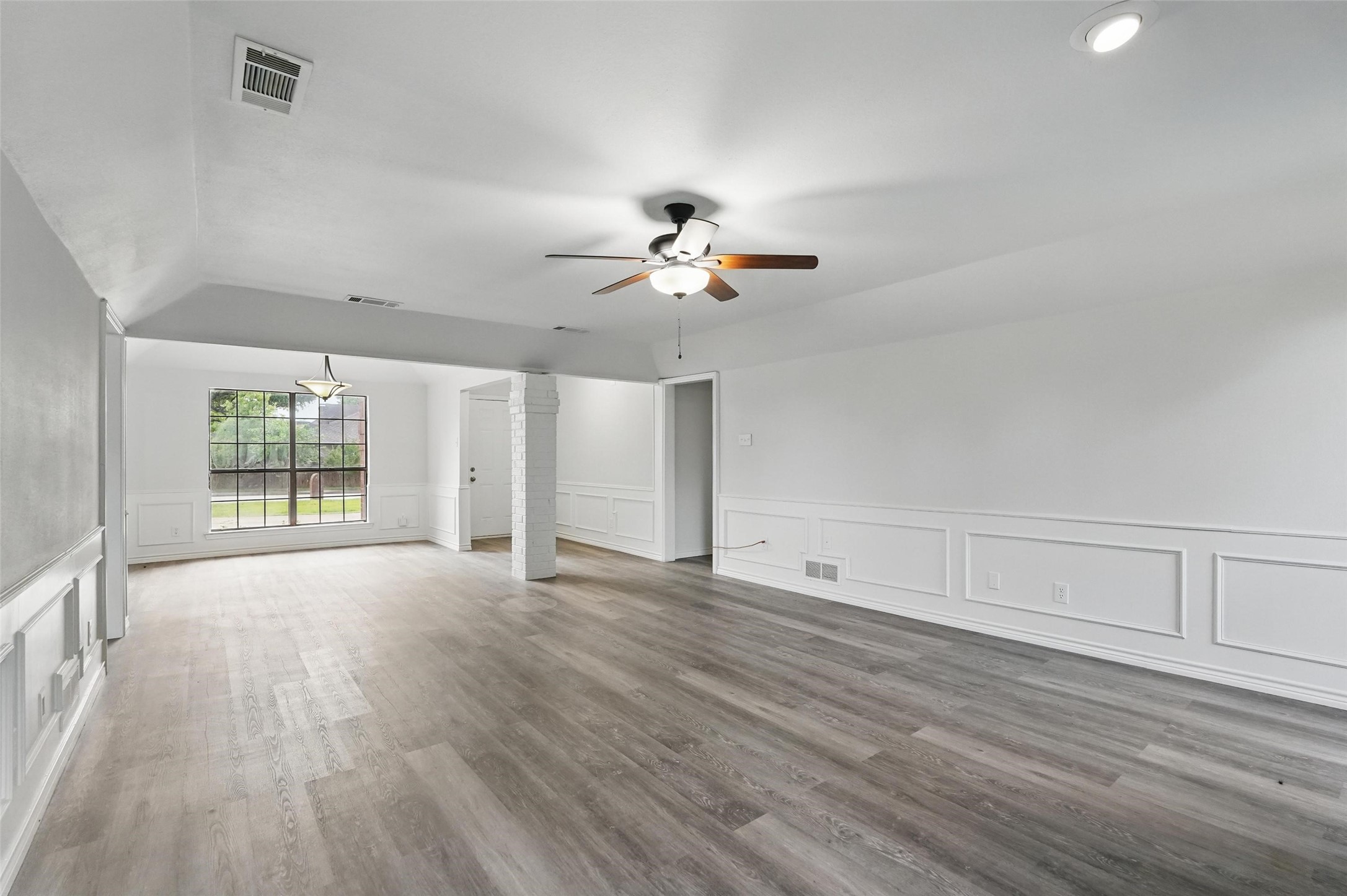 829 Hunters Creek Drive Desoto TX 75115