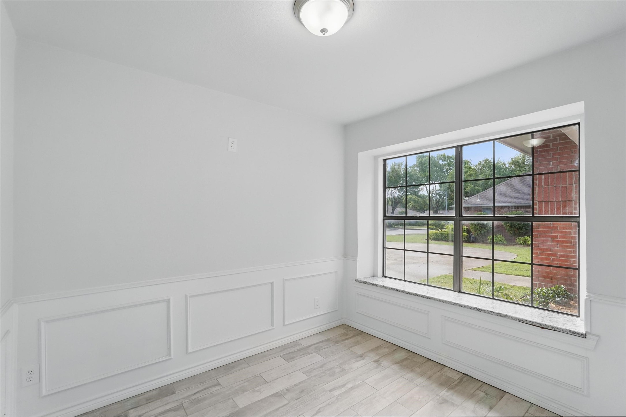 829 Hunters Creek Drive Desoto TX 75115