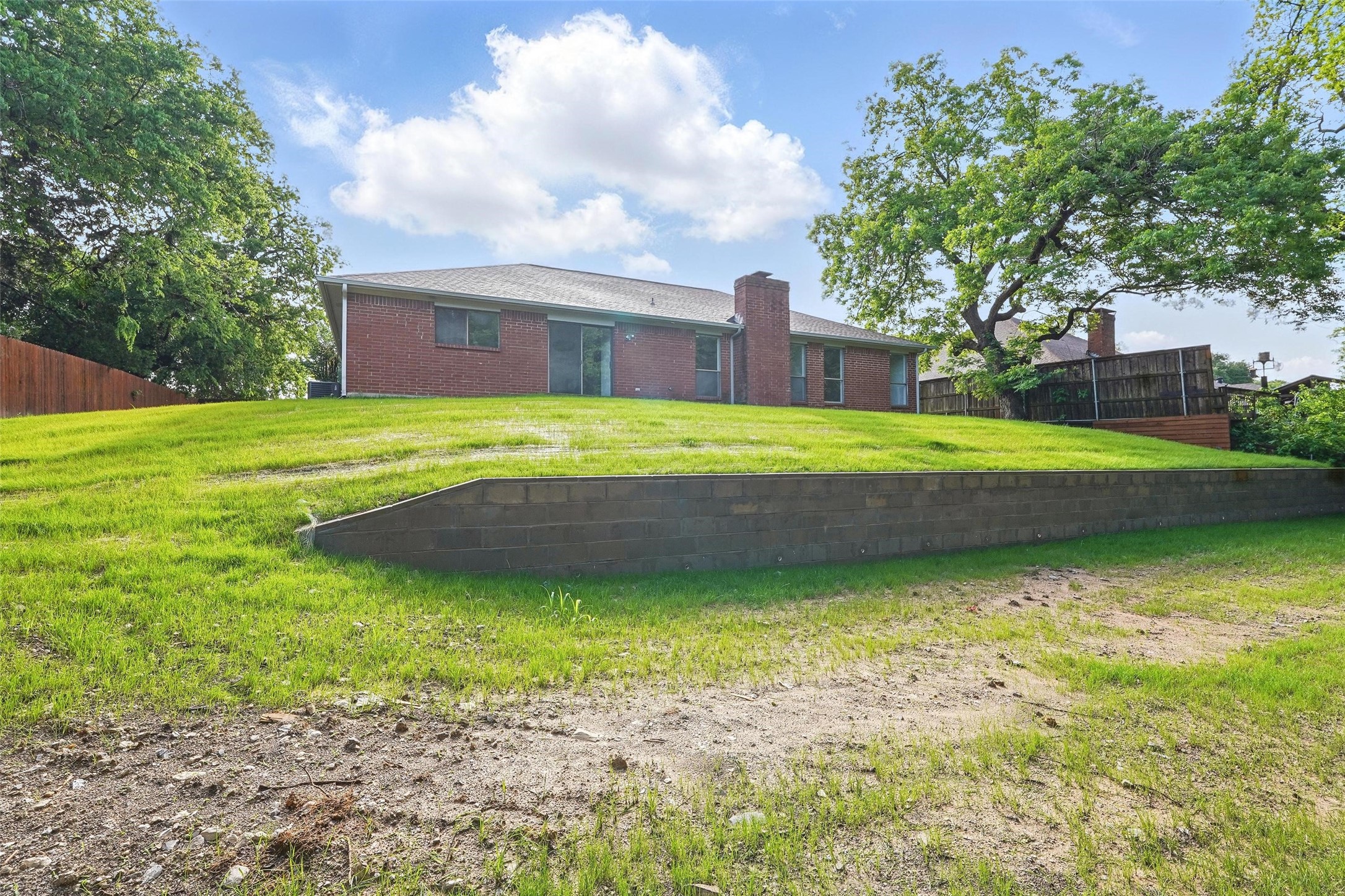 829 Hunters Creek Drive Desoto TX 75115