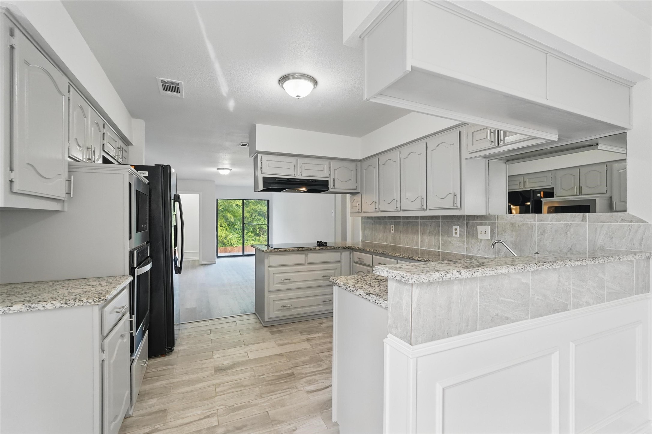 829 Hunters Creek Drive Desoto TX 75115