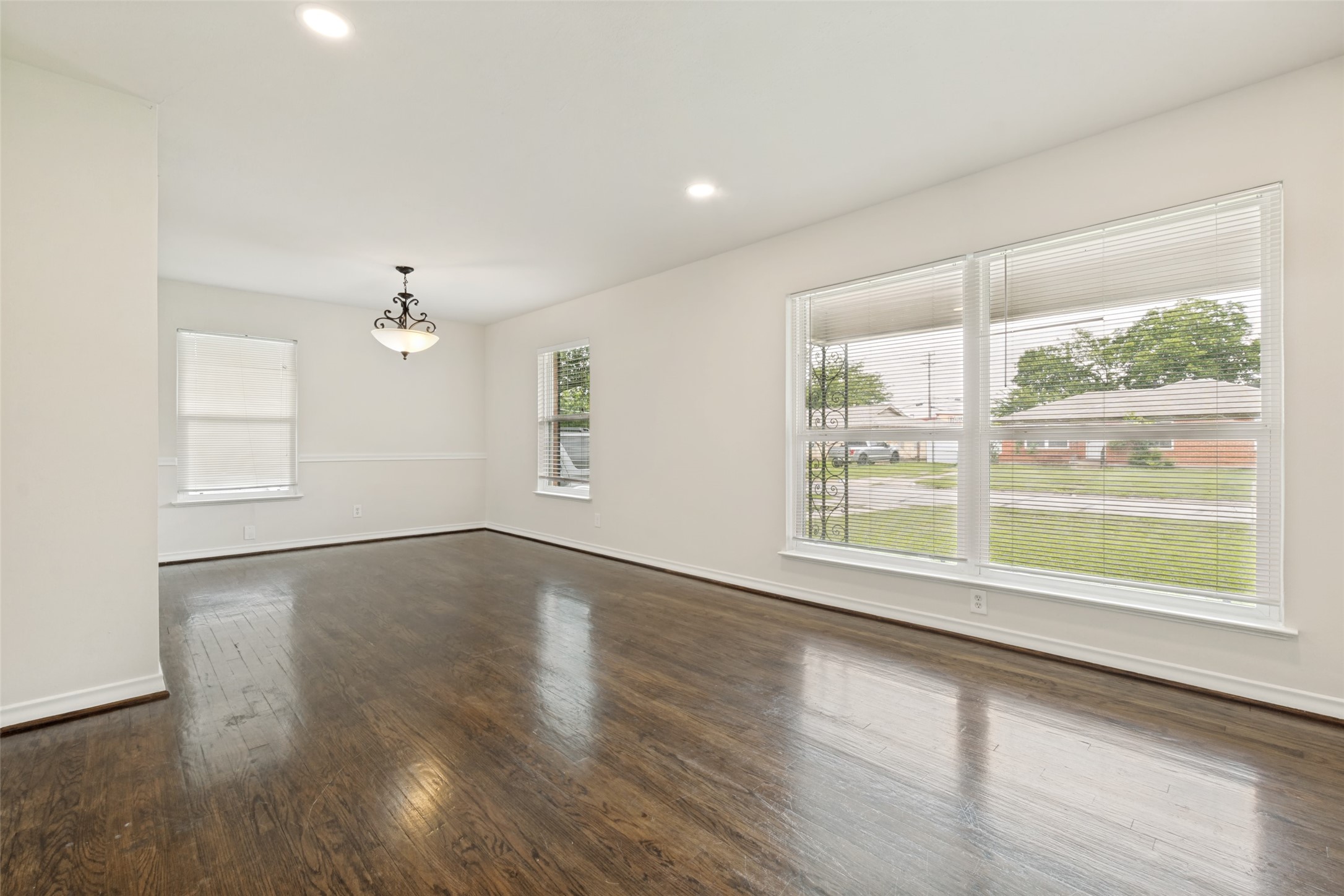 2414 San Medina Avenue Dallas TX 75228