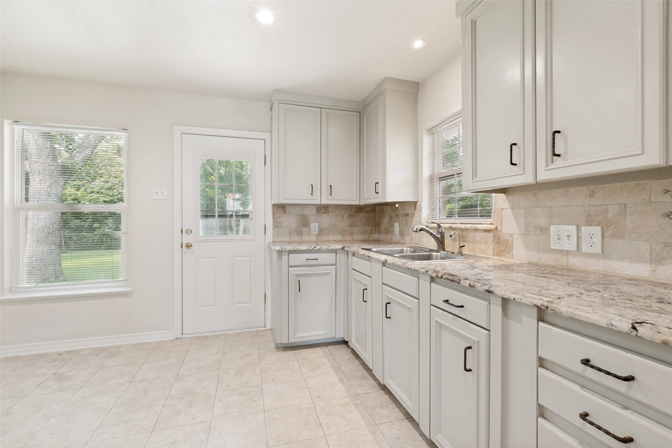 2414 San Medina Avenue Dallas TX 75228