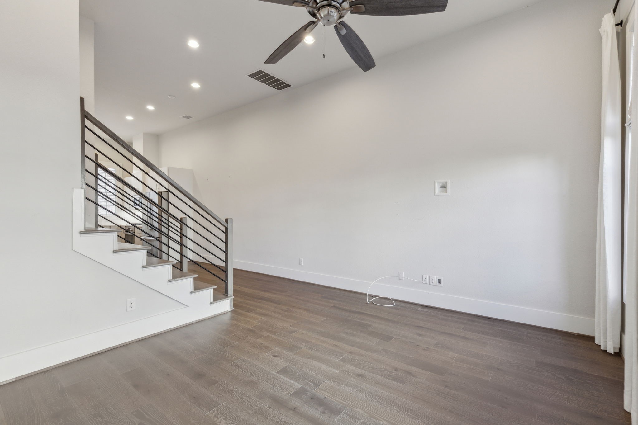 14955 Oak Street Addison TX 75001