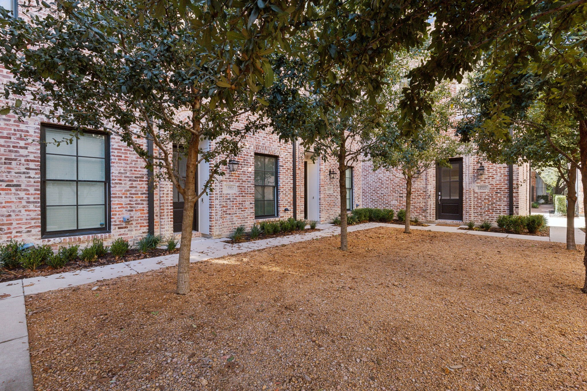 14955 Oak Street Addison TX 75001