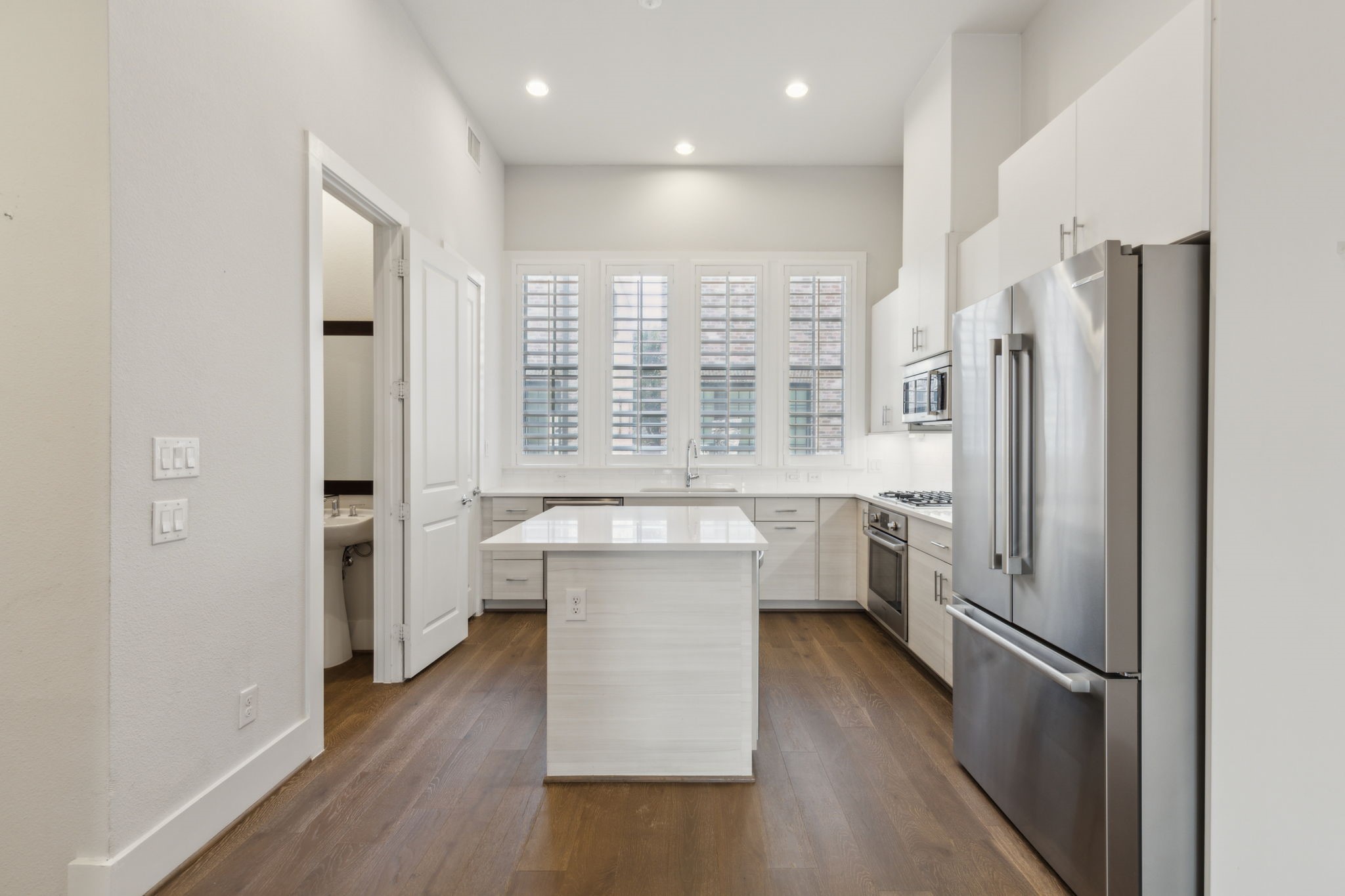 14955 Oak Street Addison TX 75001