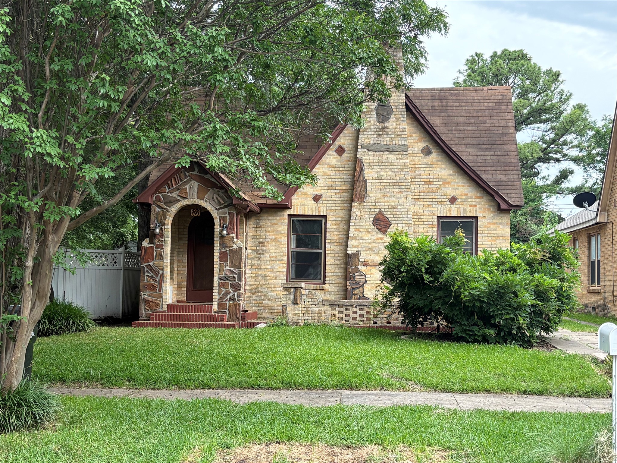 828 W Gandy Street Denison TX 75020